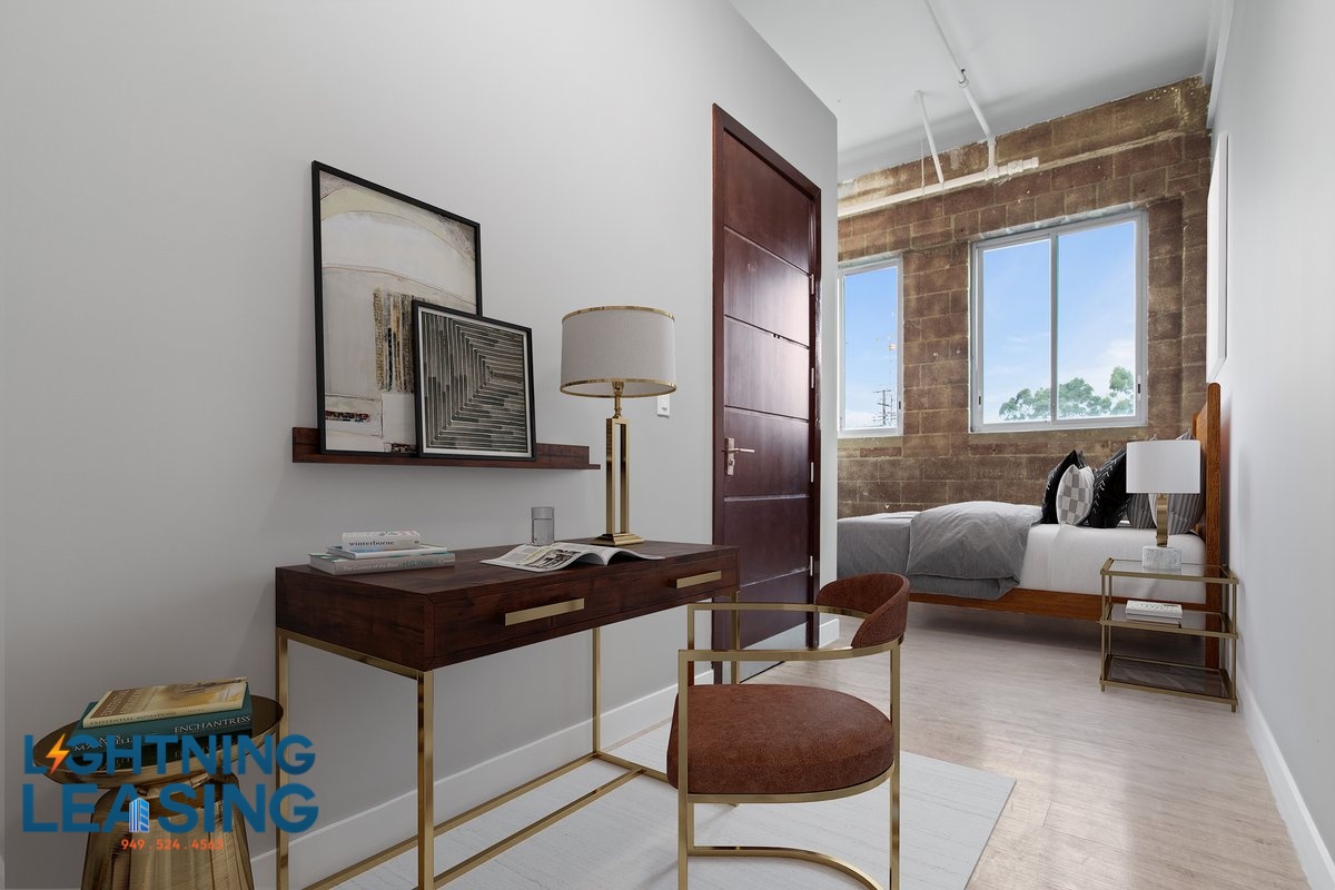 Los Angeles Condo: 3751 S Hill St