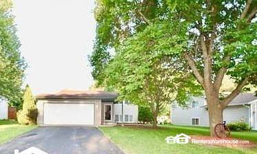 Savage House: 13743 Yosemite Avenue South