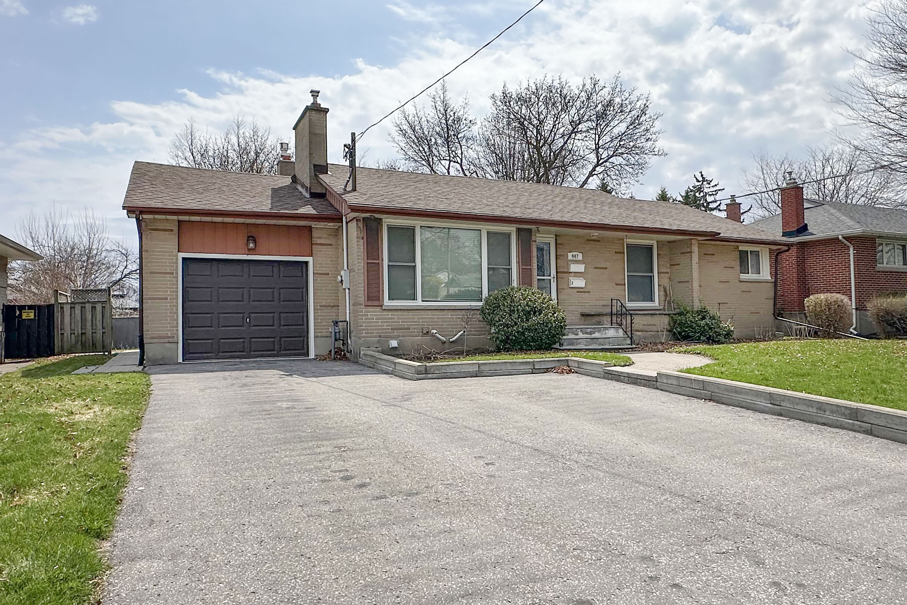 Oshawa House: 447 Cunningham Avenue