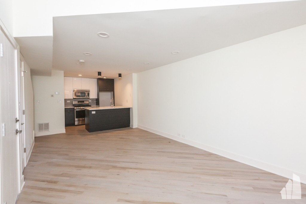Chicago Condo: 944 West Grace