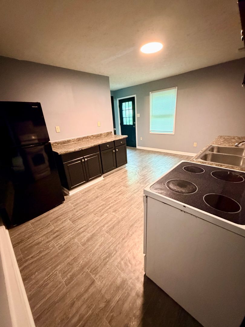 Lexington Condo: 268 E Loudon Ave,