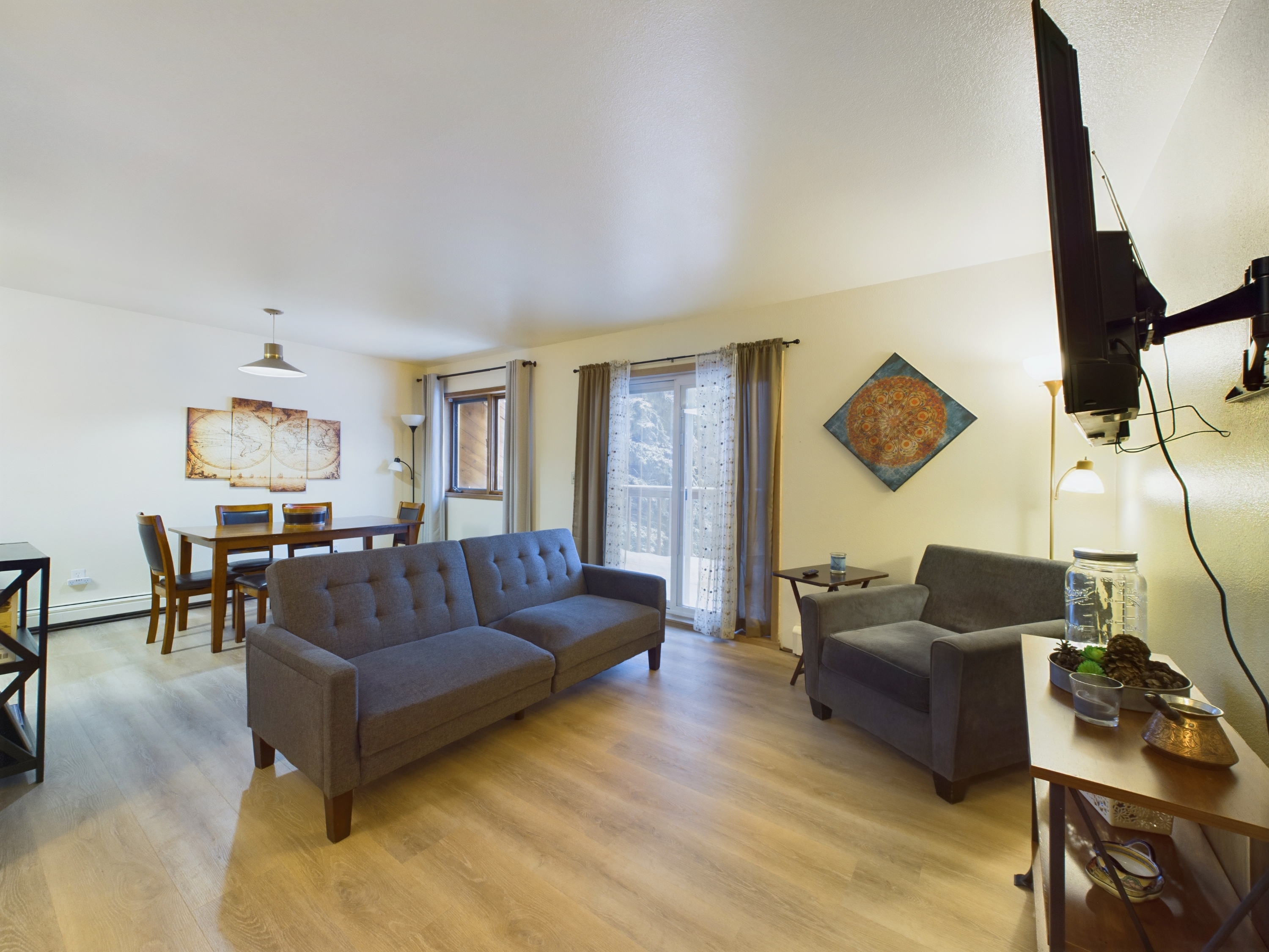 Fairbanks Condo: 933 Cowles St