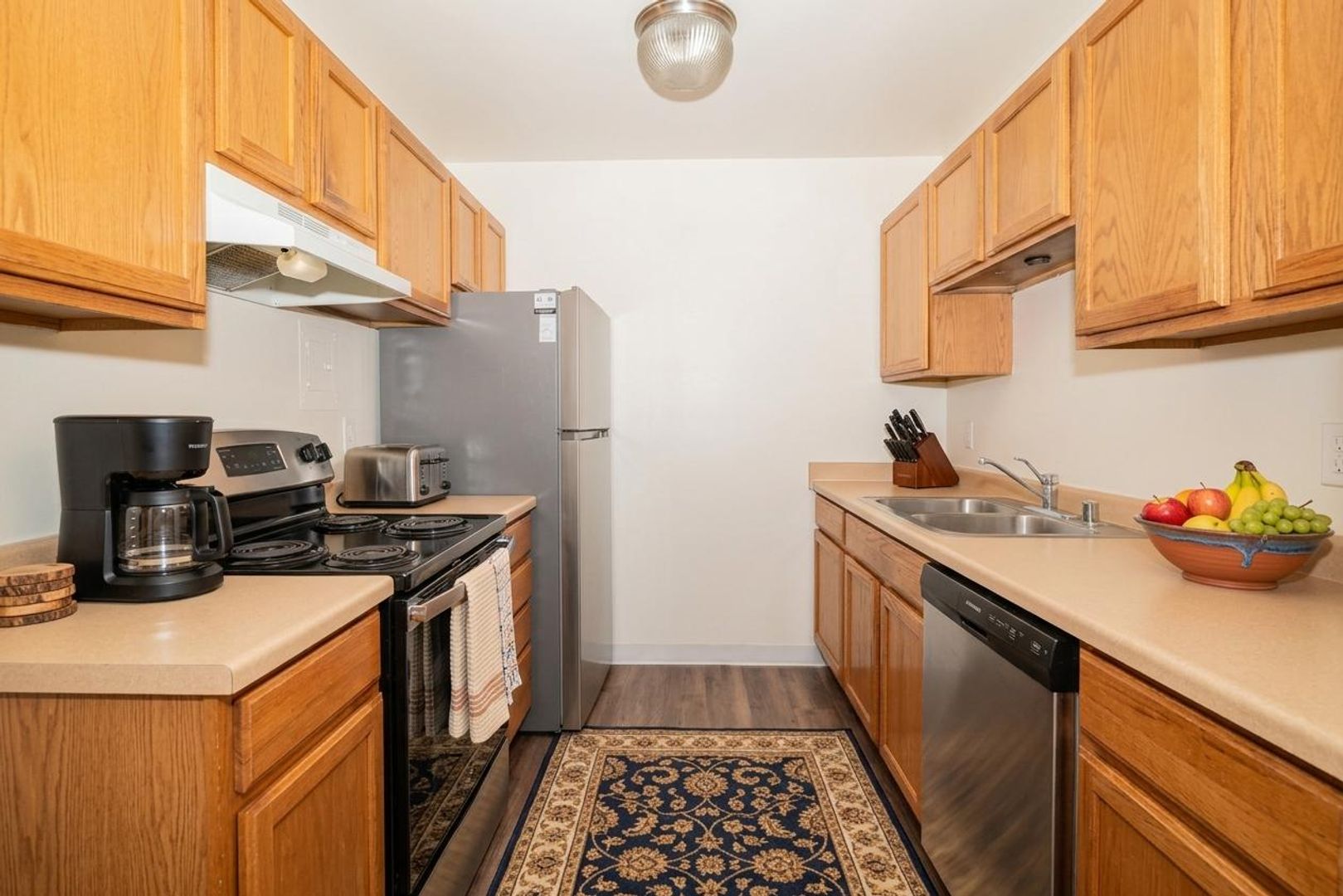 Sun Prairie Apartment: 242 Amber Trl