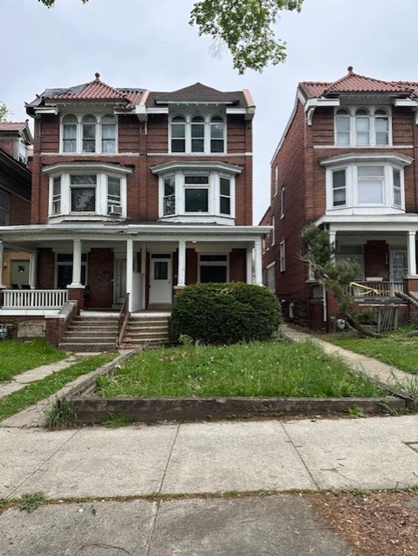 Harrisburg House: 1708 State St