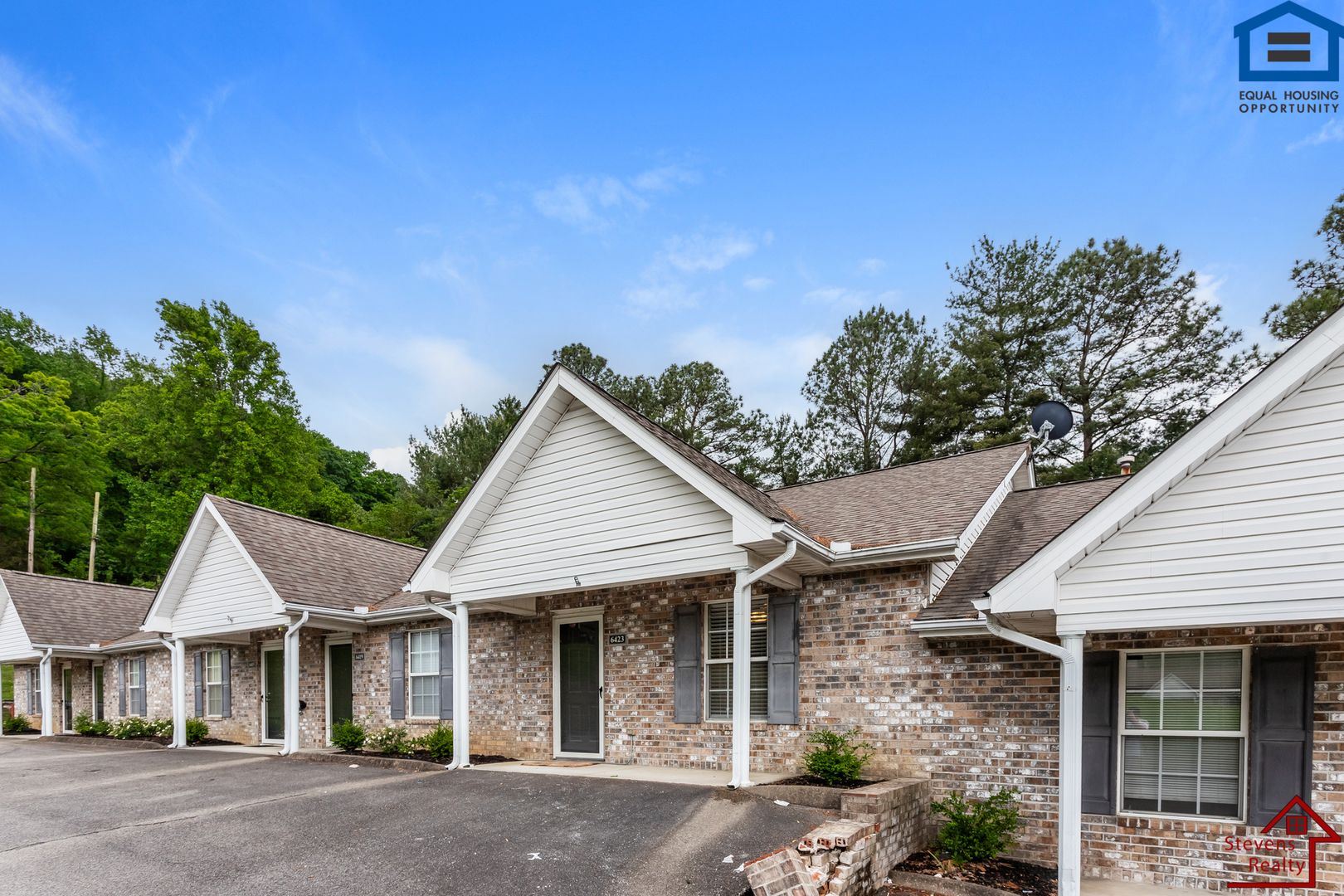 Knoxville House: 6423 Son Light Way