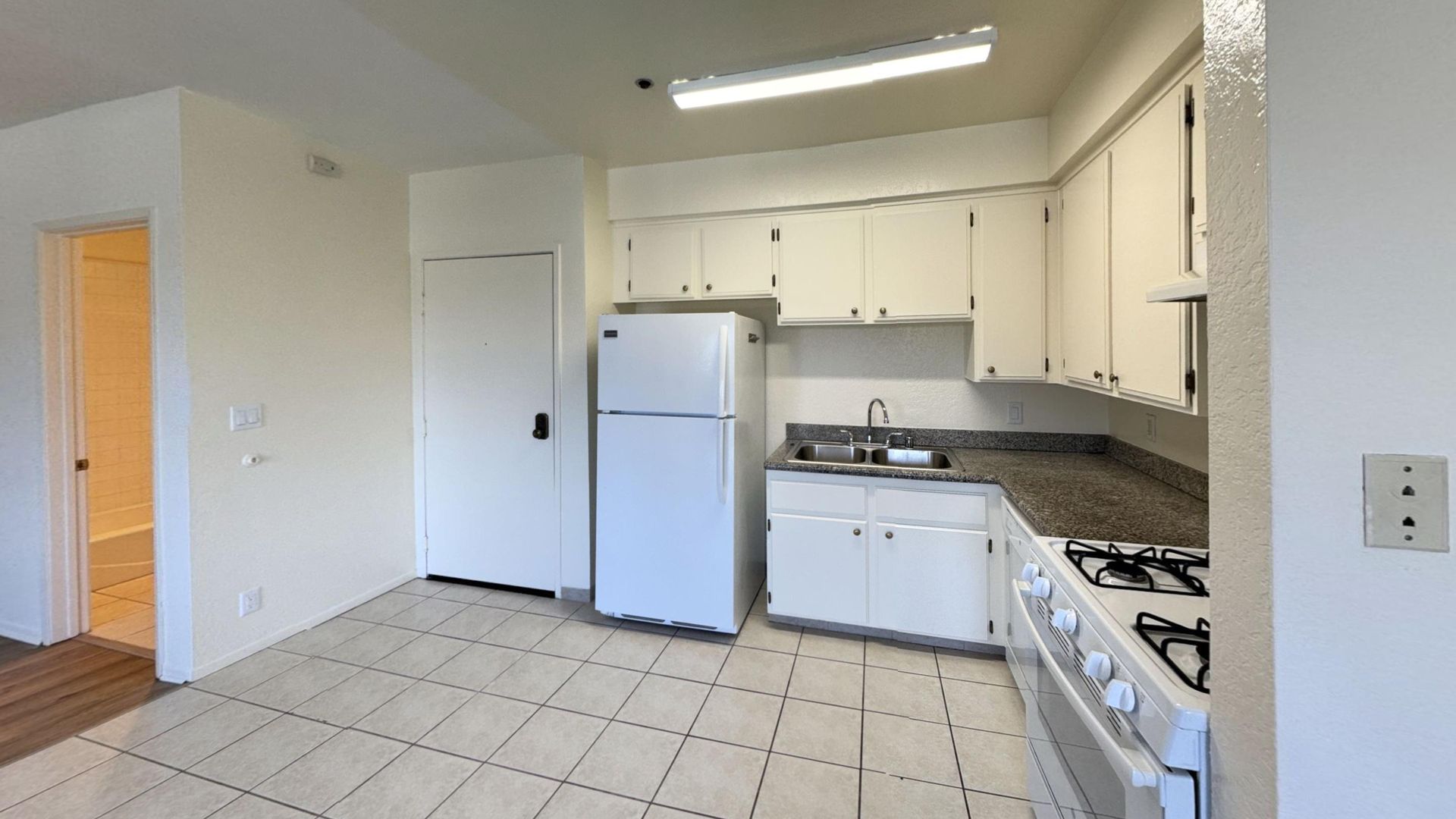 Culver City Apartment: 3848 Overland Ave