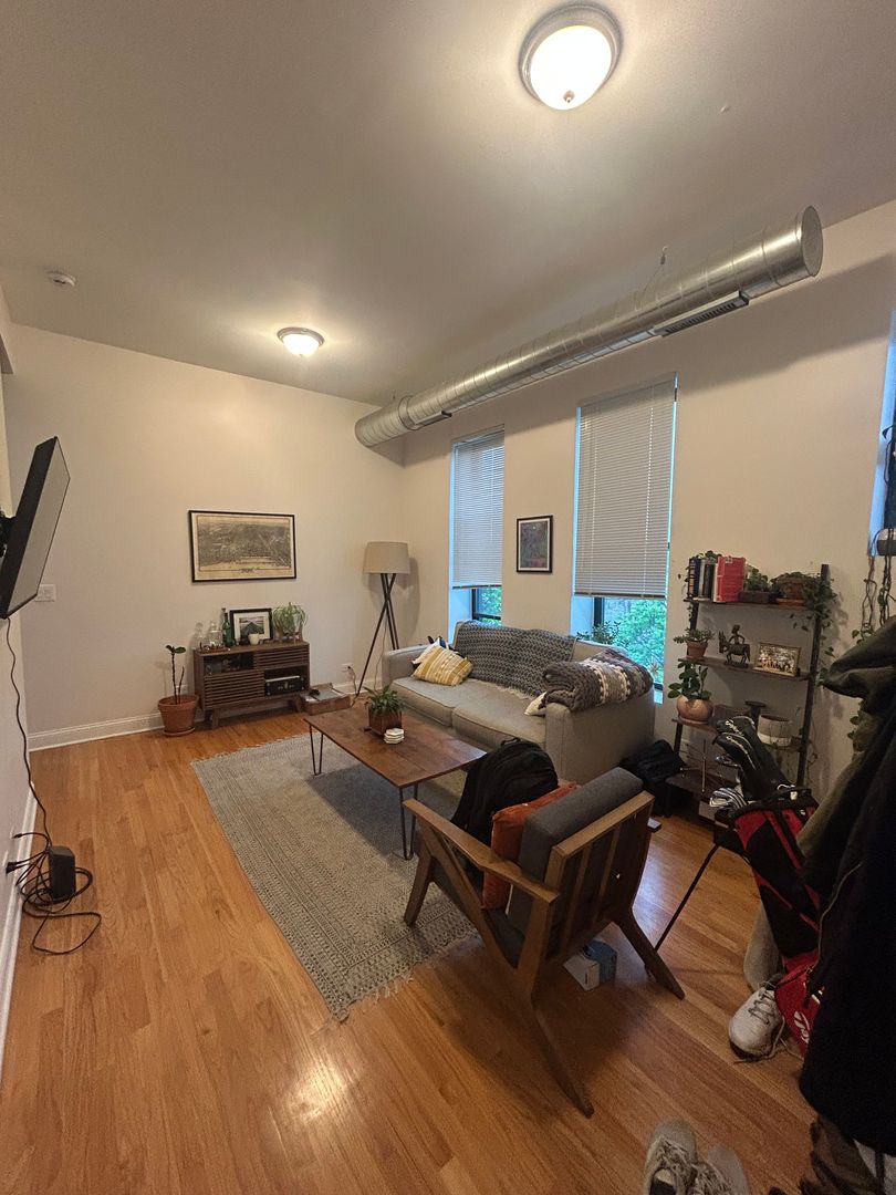 Chicago Condo: 2559 W. North