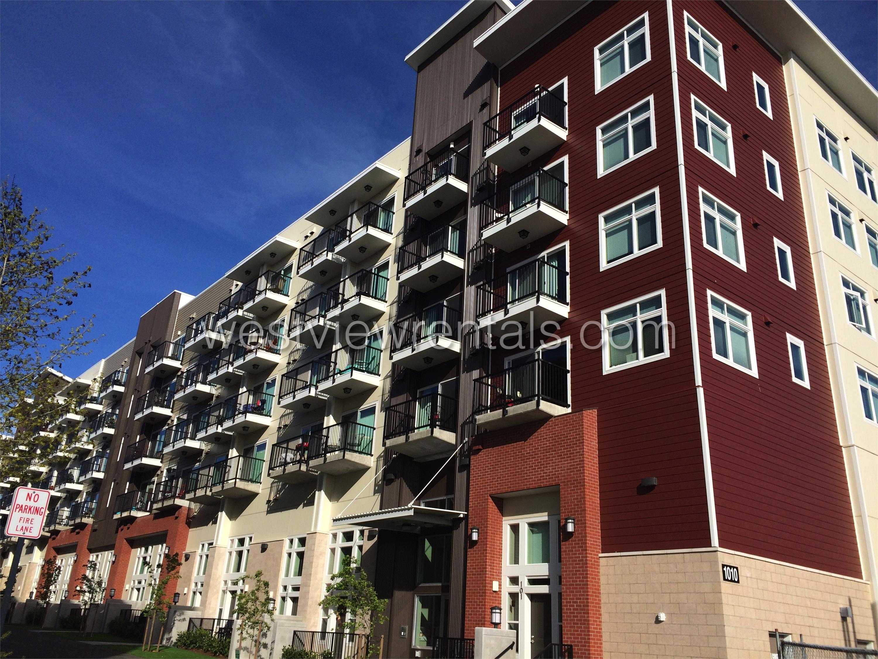 Bellingham Apartment: 1010 Railroad Ave
