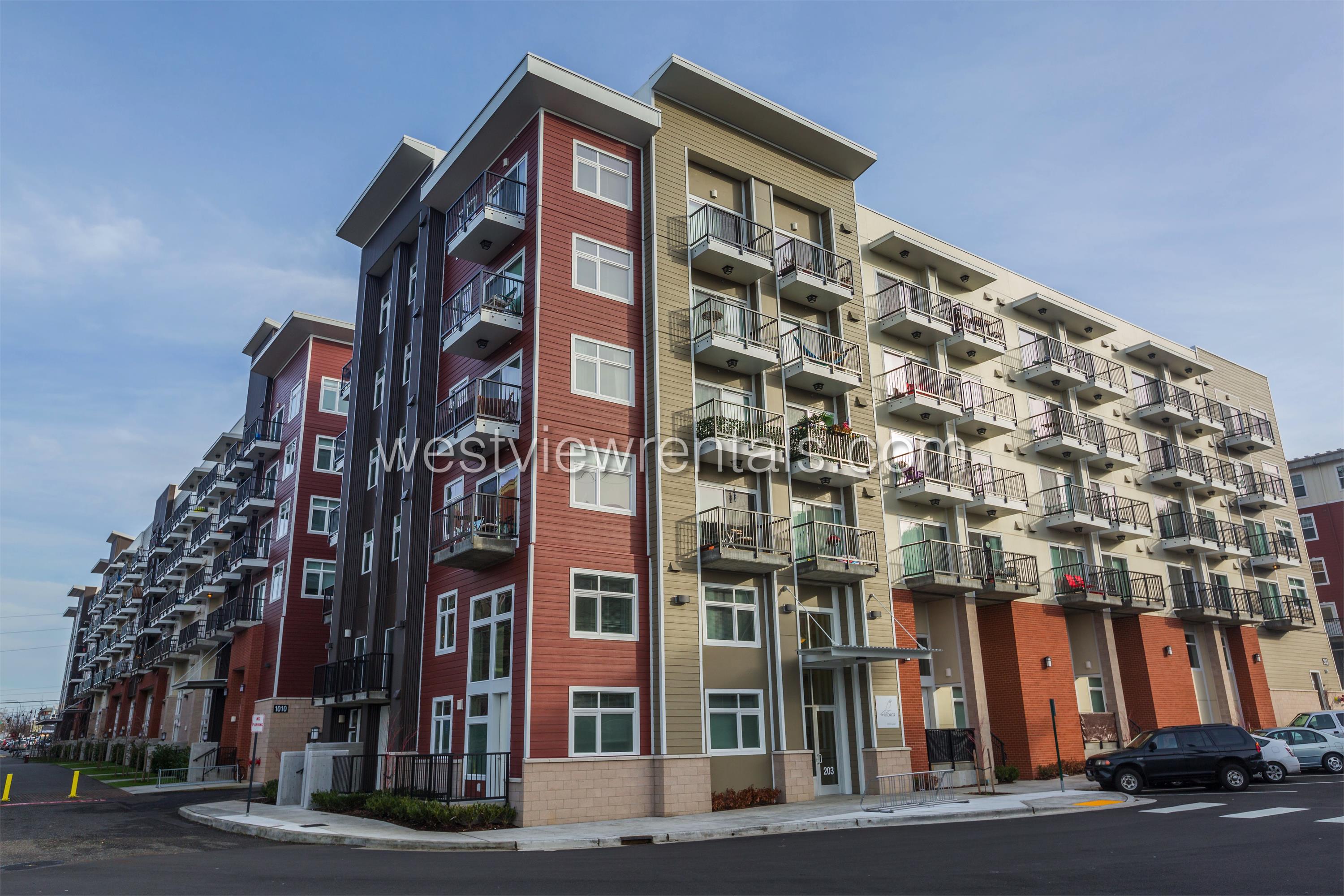 Bellingham Apartment: 1010 Railroad Ave