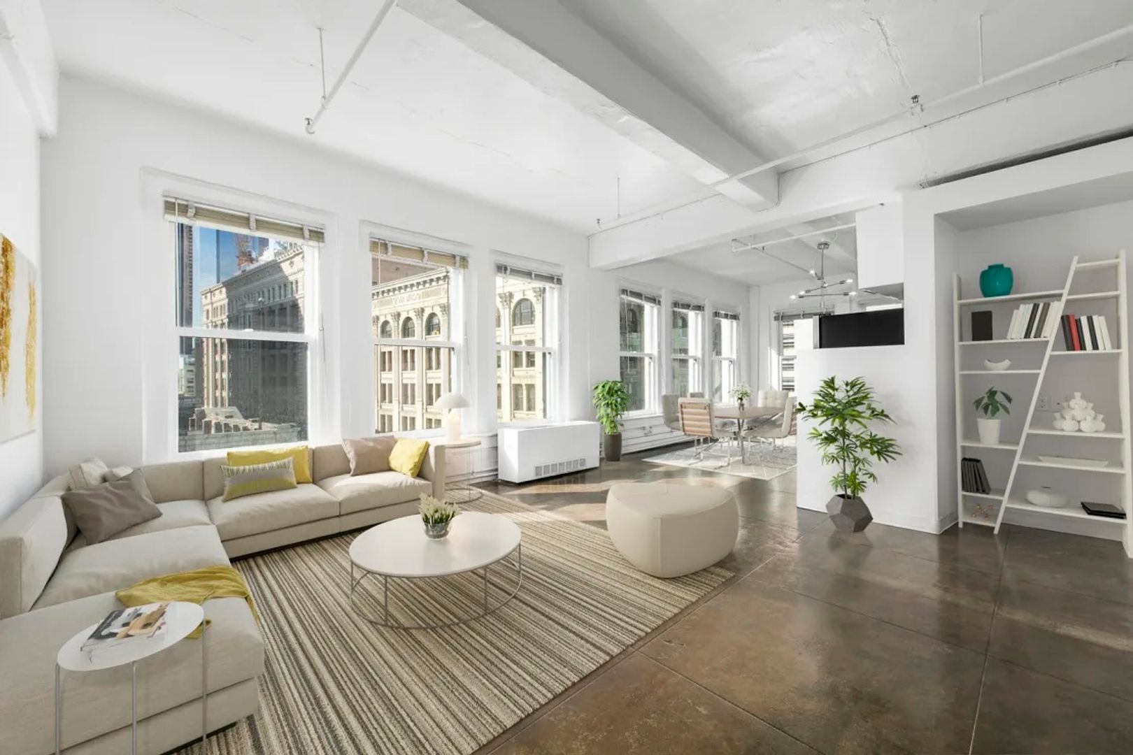 Los Angeles Apartment: 400 S Main St