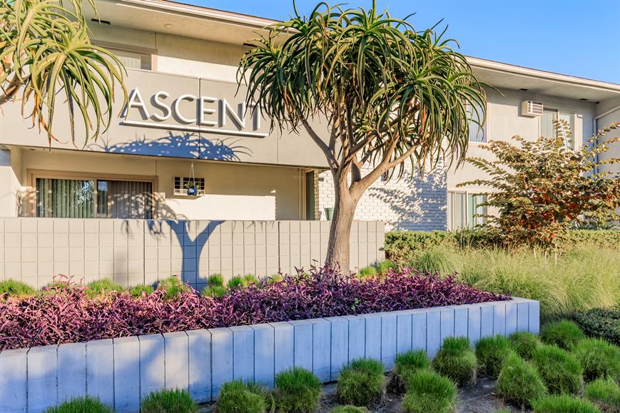 Los Alamitos Apartment: 11152 Wallingsford Rd