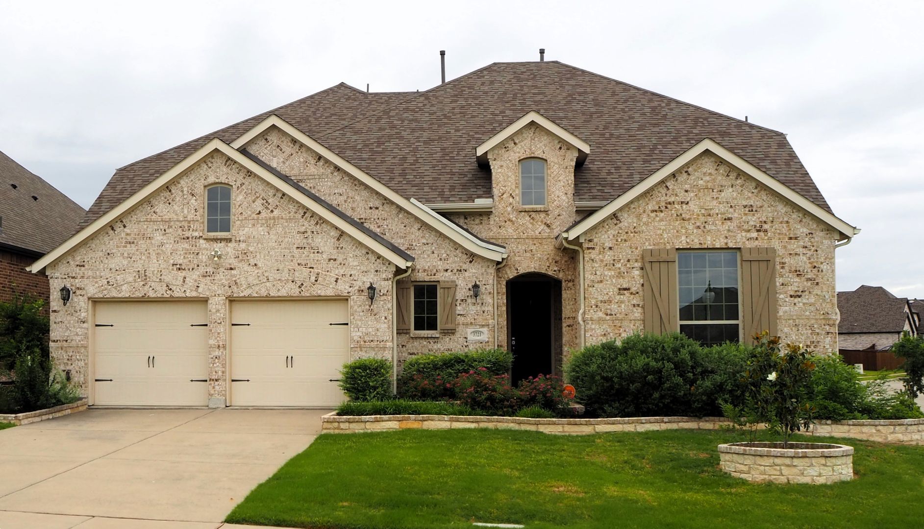 Oak Point House: 3721 Wildridge Blvd