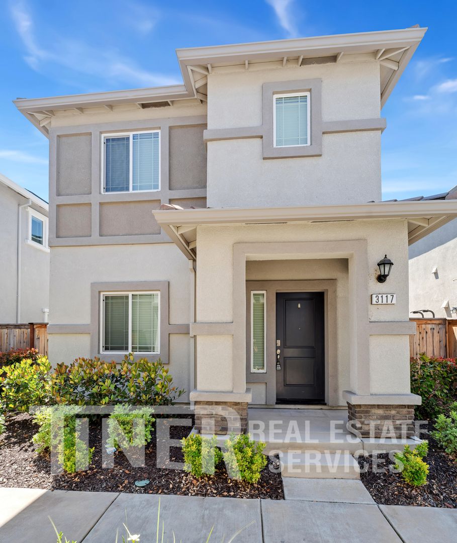 Roseville House: 3117 Pruett Dr