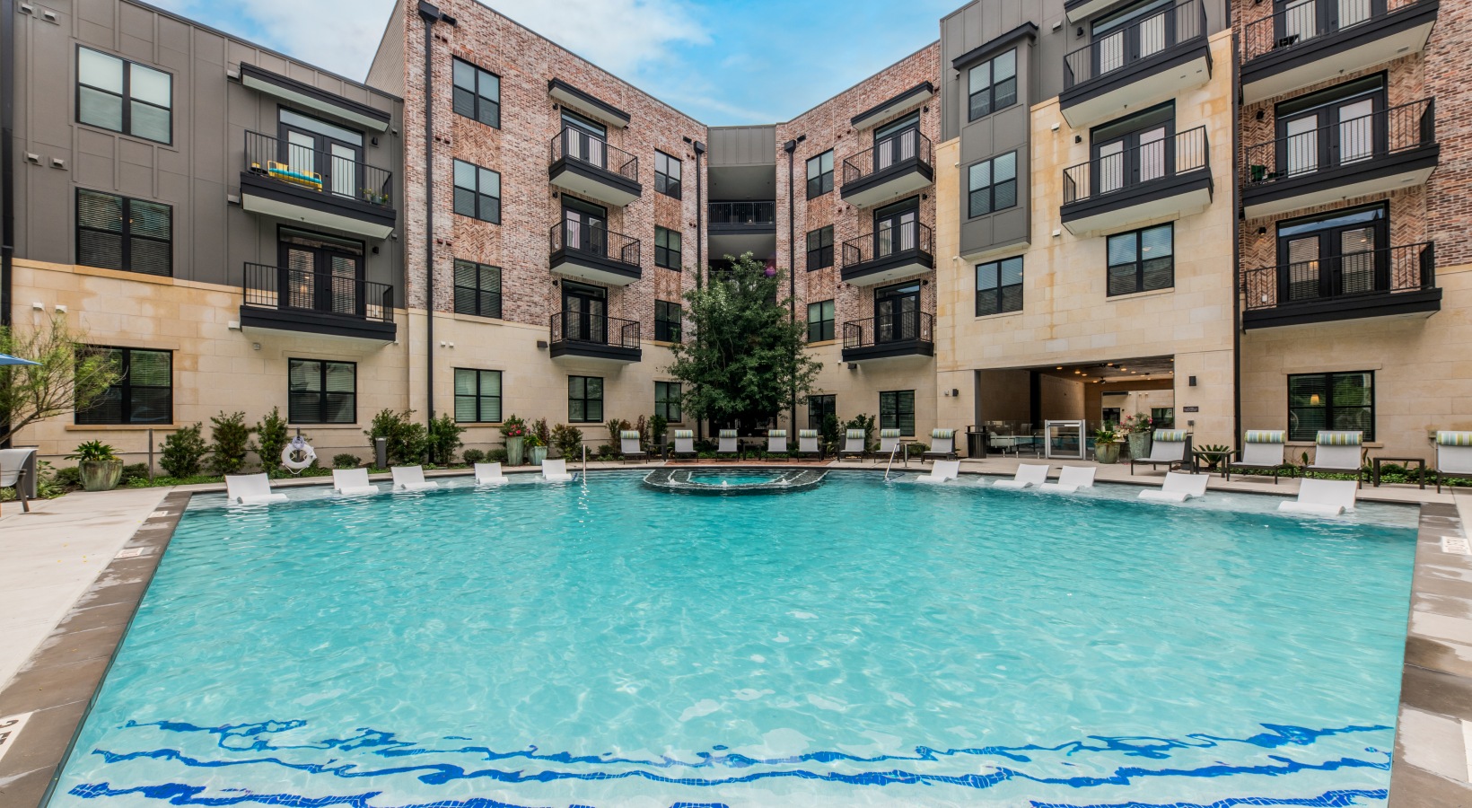 Austin Condo: 4911 E 7th St