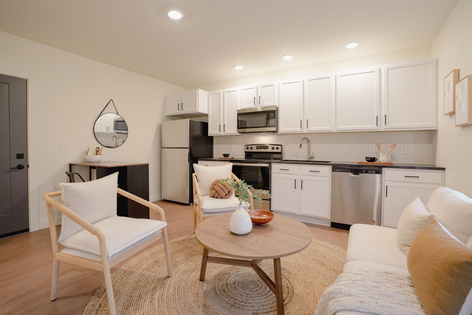 Columbus Apartment: 476 Taylor Ave