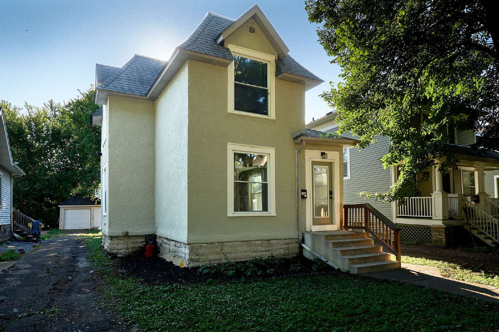 Minneapolis House: 1036 15th Ave SE