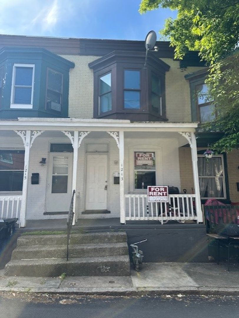 Harrisburg House: 1213 Hunter St