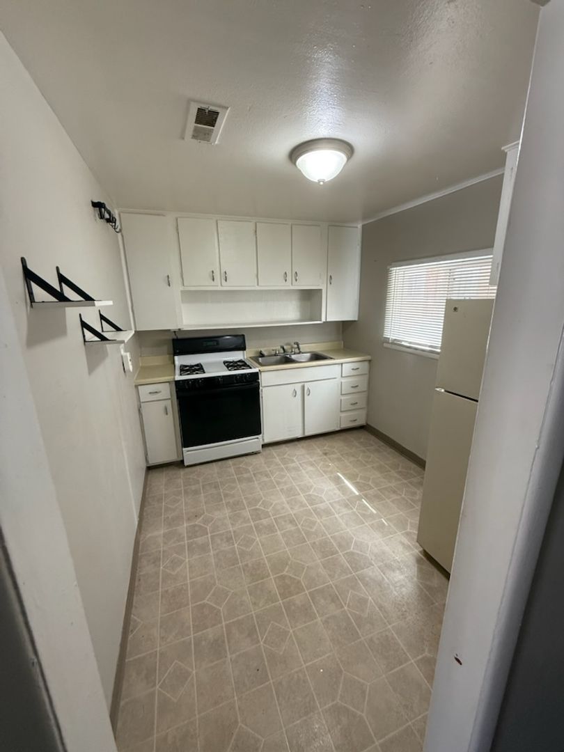 Colorado Springs Apartment: 626 Prairie Rd