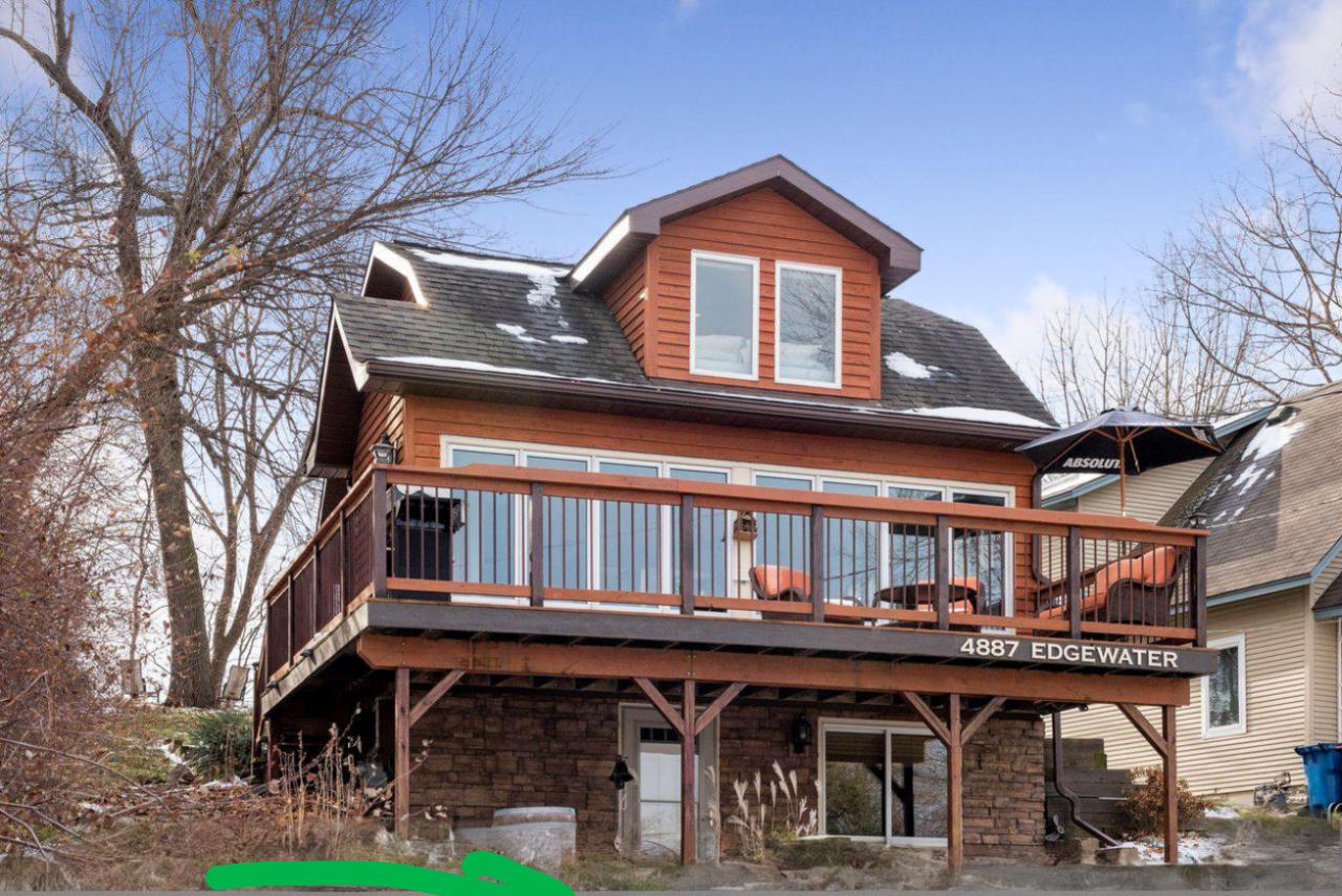 Mound House: 4887 Edgewater Dr
