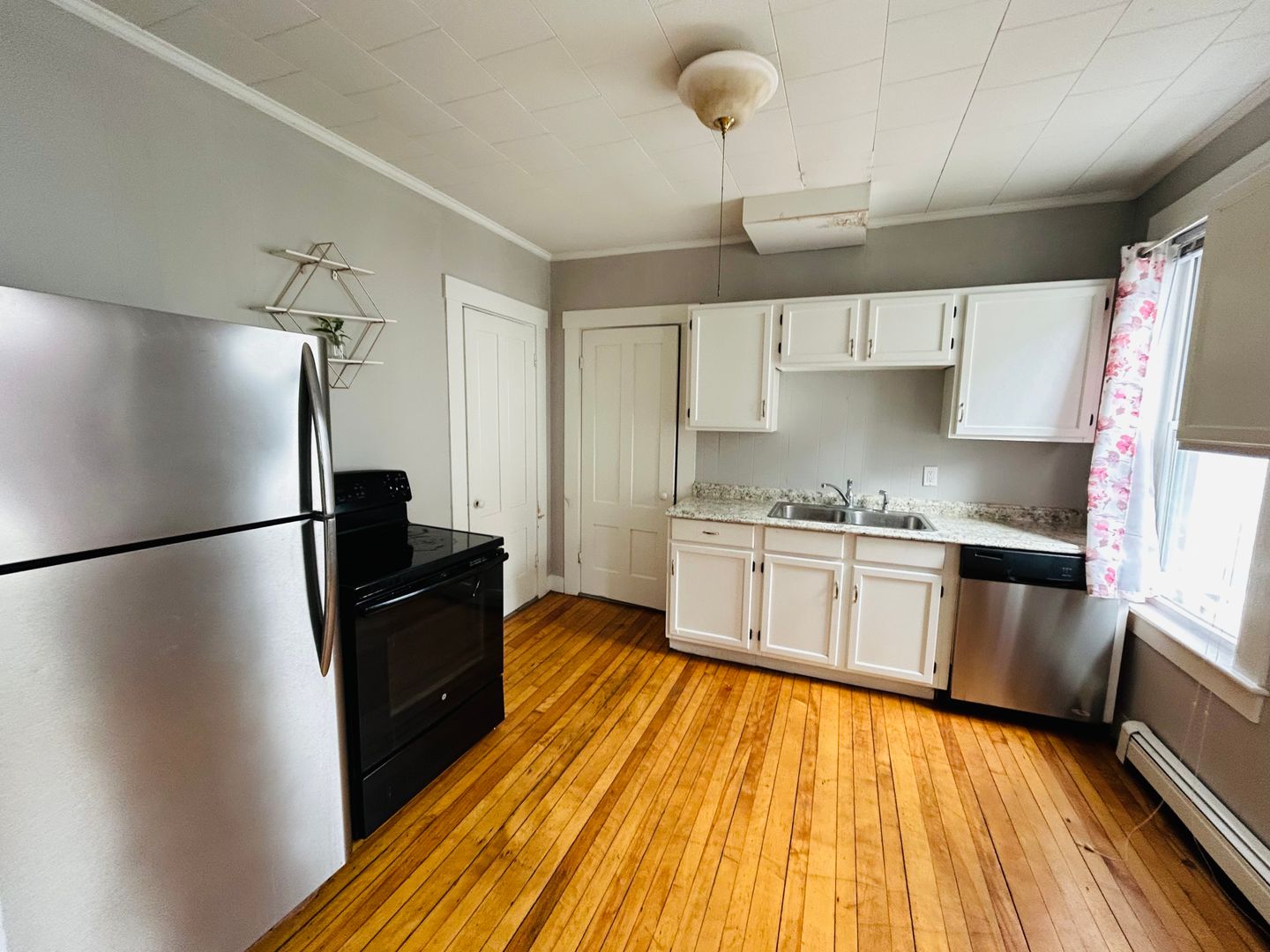 Dover Condo: 20 Dover St 3