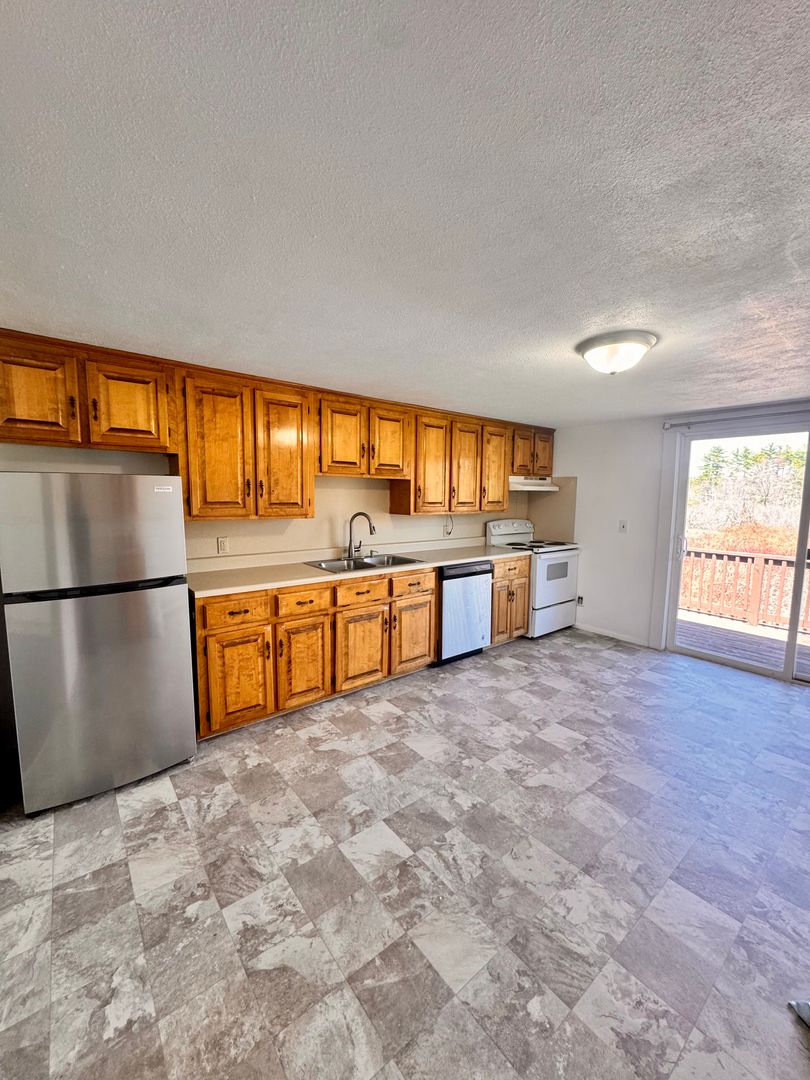 Somersworth Condo: 7 Rocky Hill Rd