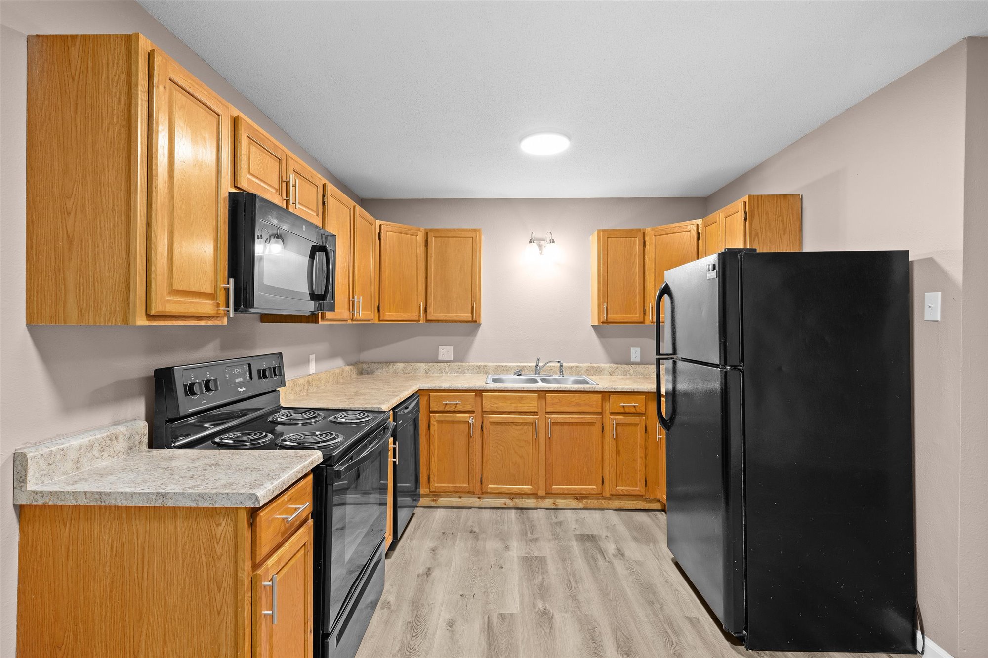 Edwardsville Condo: 443 M St