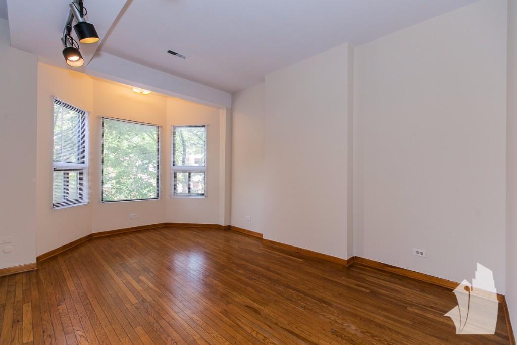 Chicago Condo: 877 West Lill Avenue