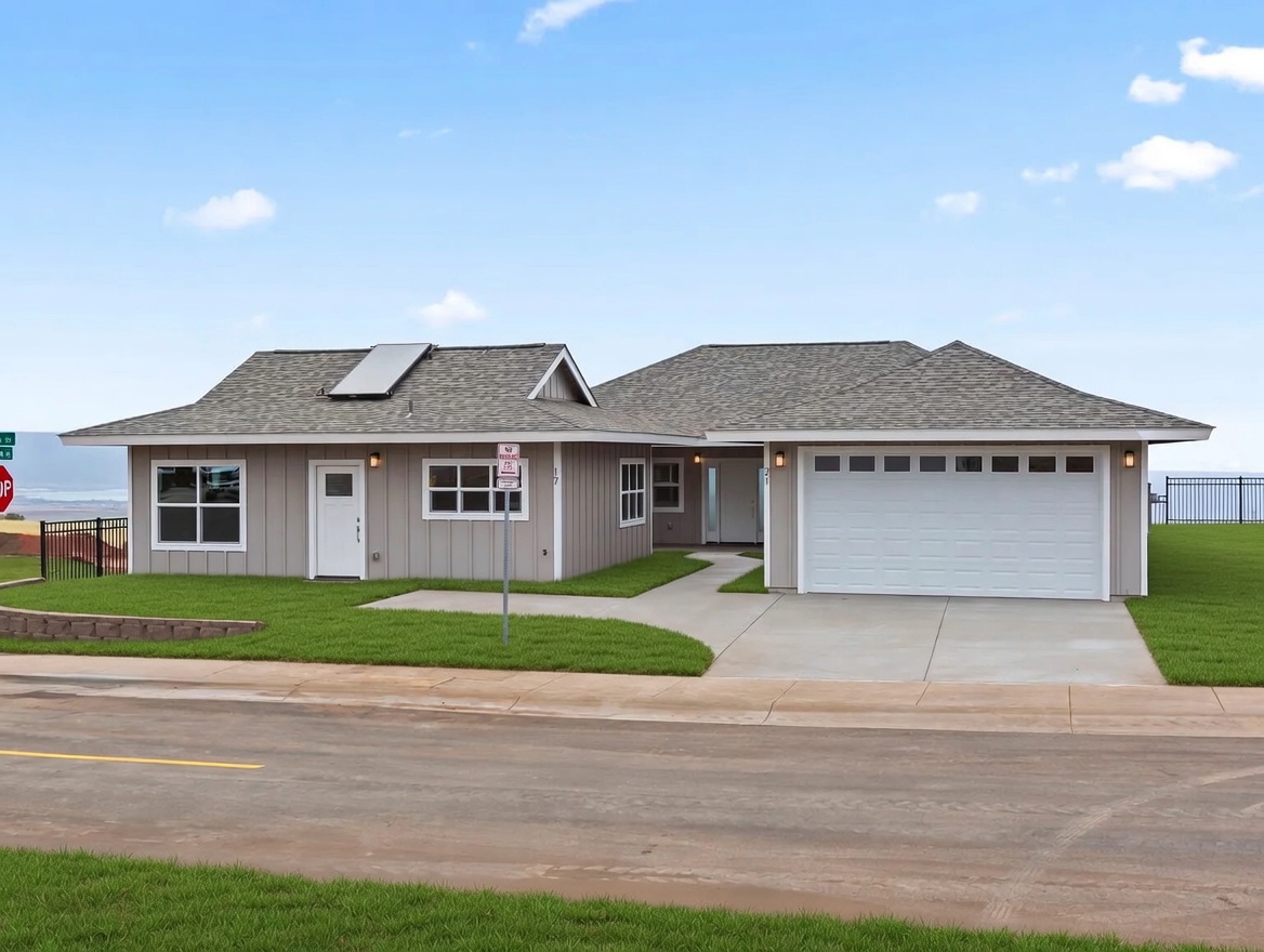 Makawao House: 21 Oliona St