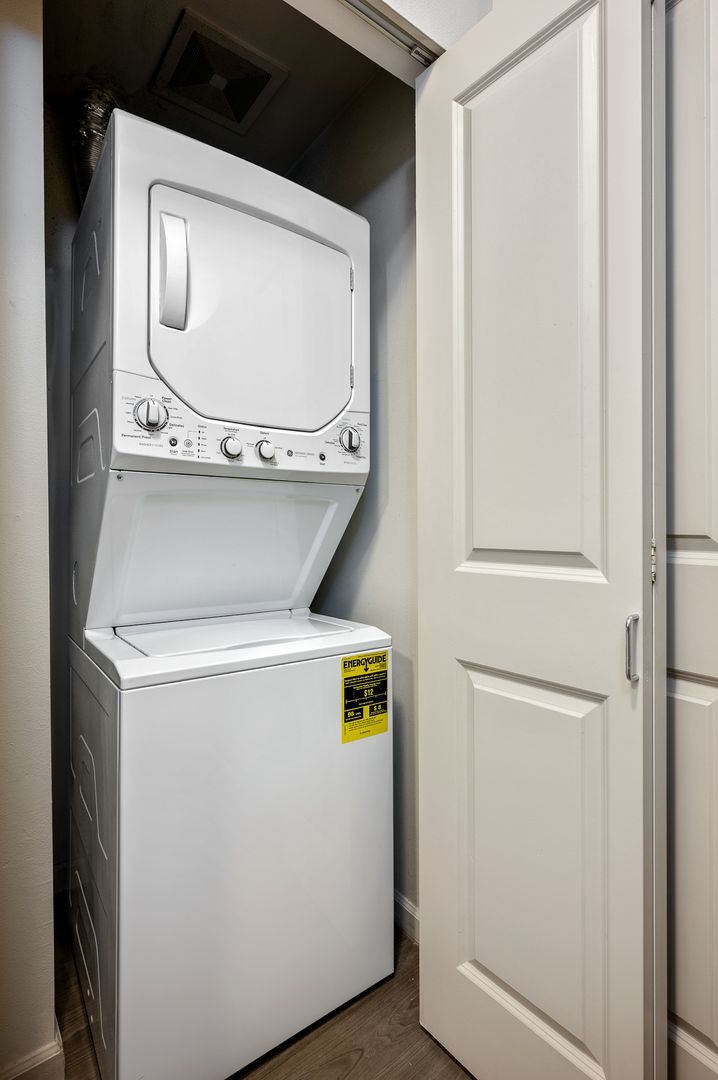 Bellevue Apartment: 37 103rd Ave NE