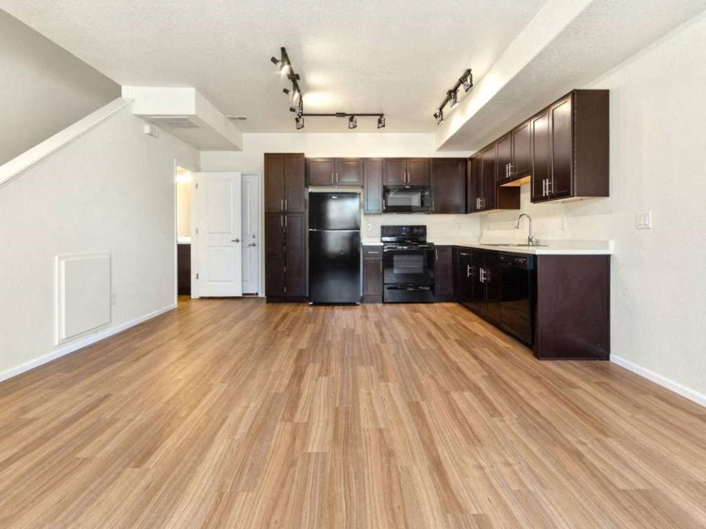 Henderson Apartment: 9488 E 109th Dr