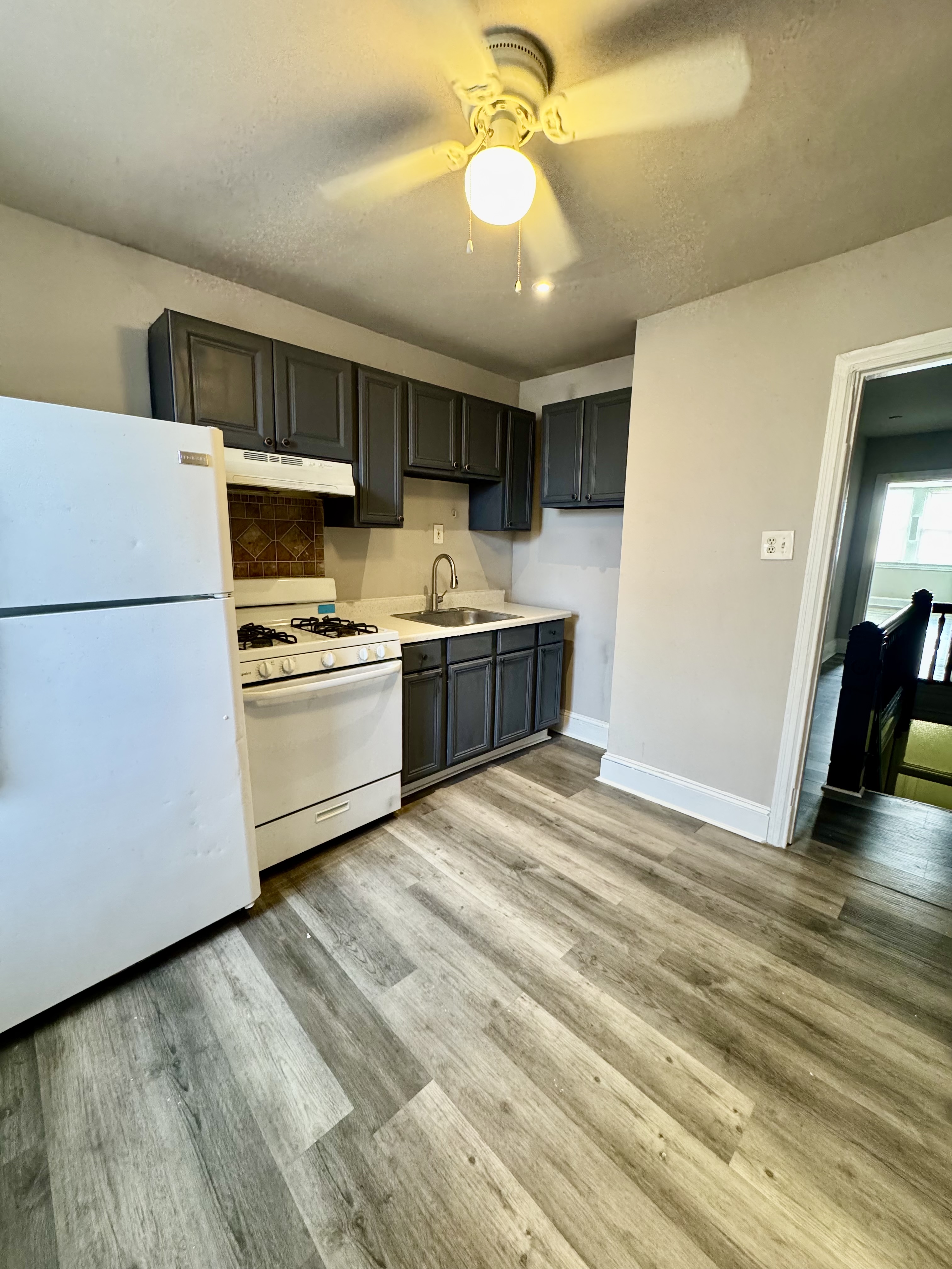 Philadelphia Condo: 325 W EARLHAM TER