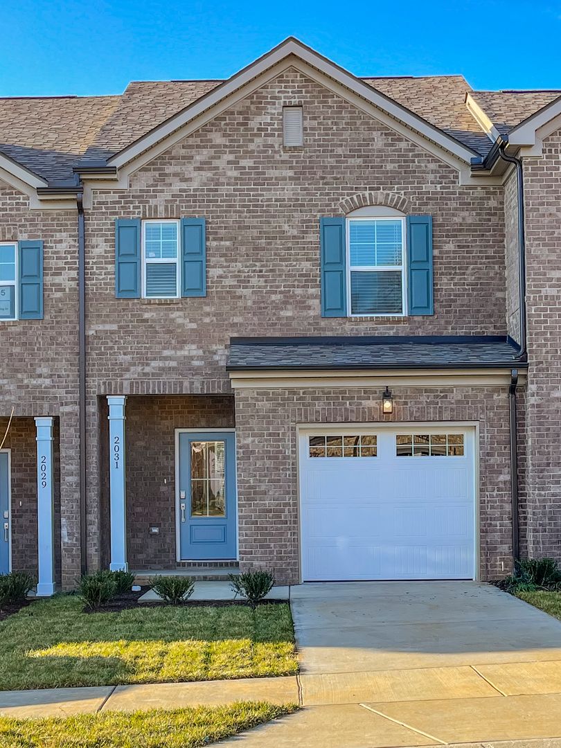 Gallatin House: 2031 Sperling Dr.