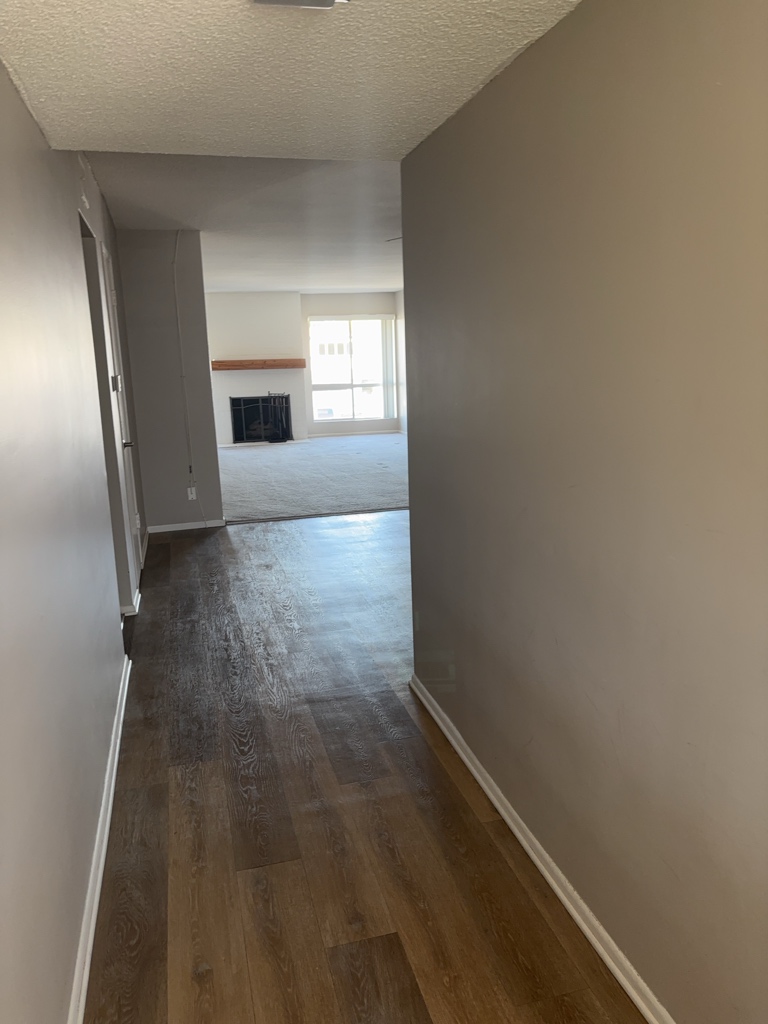 Tustin Apartment: 190 Centennial Way
