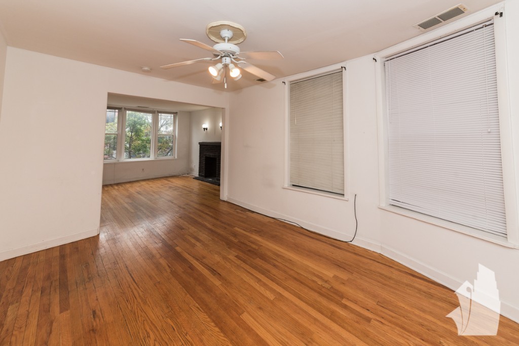 Chicago Condo: 1507 West Barry Avenue