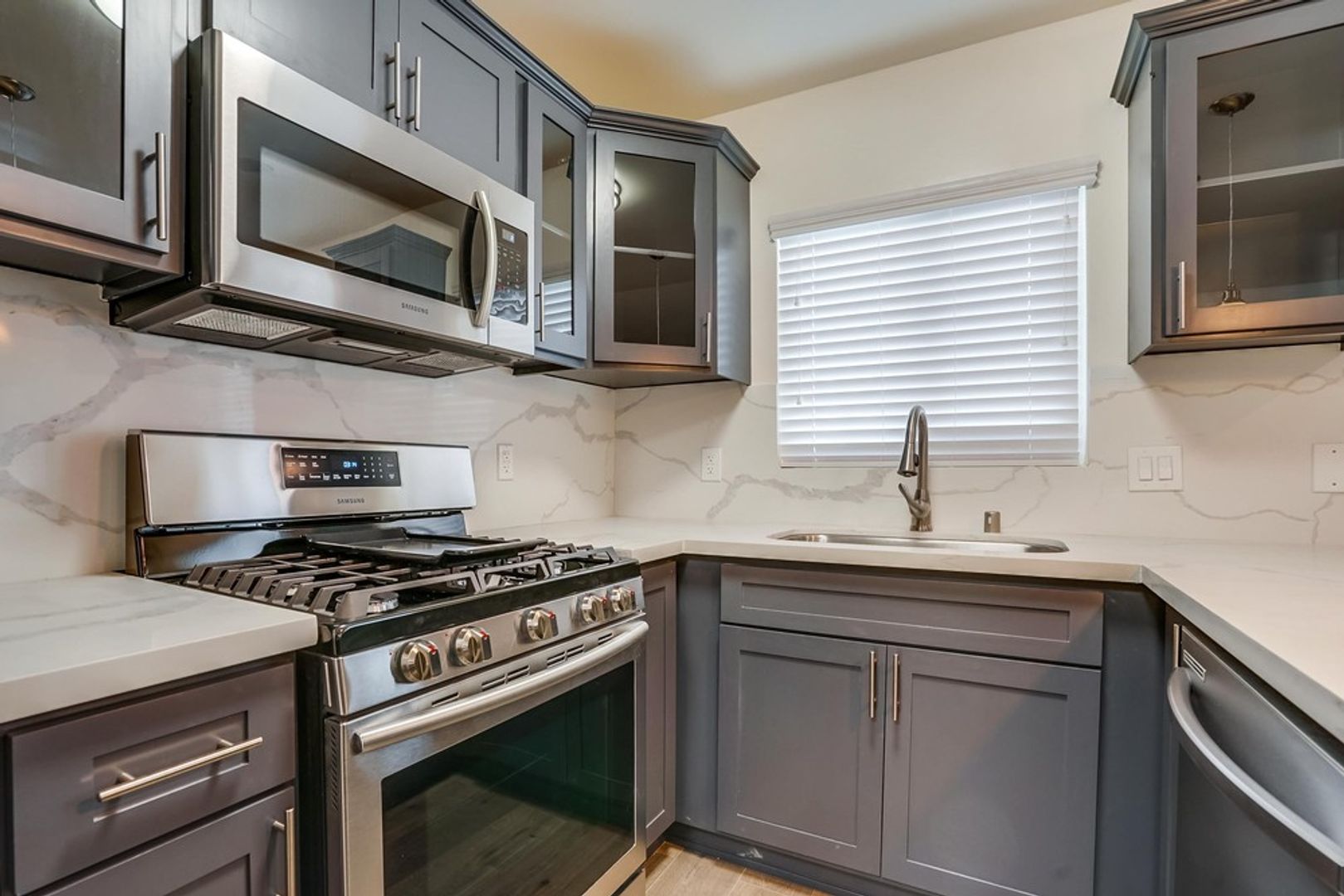 Inglewood Condo: 822 N Inglewood Ave