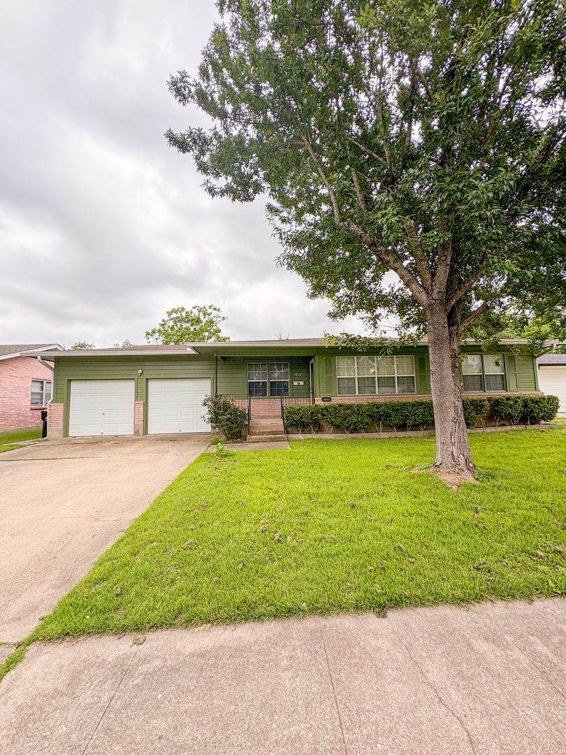 Temple House: 1817 S 45th St