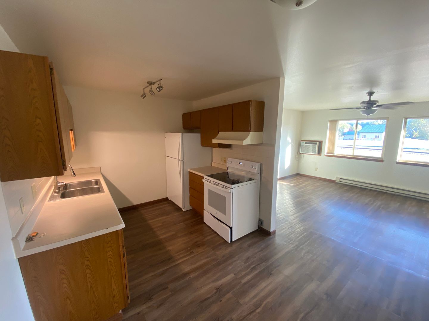 Arena Condo: 101 Sharon Street -7