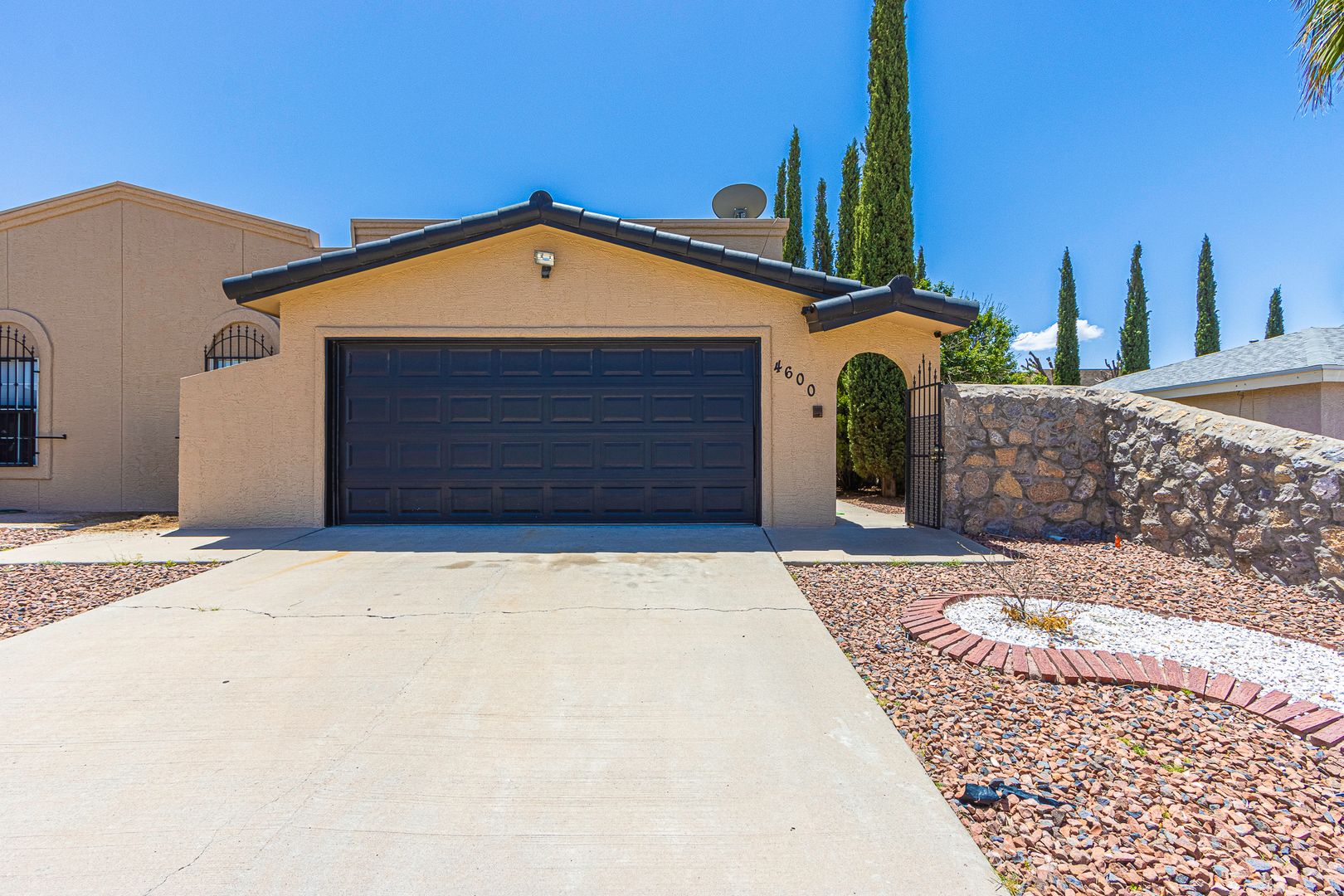 El Paso House: 4600 Leeds Ave
