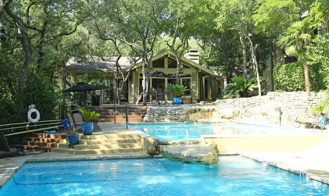 Austin Condo: 3216 Manor Rd