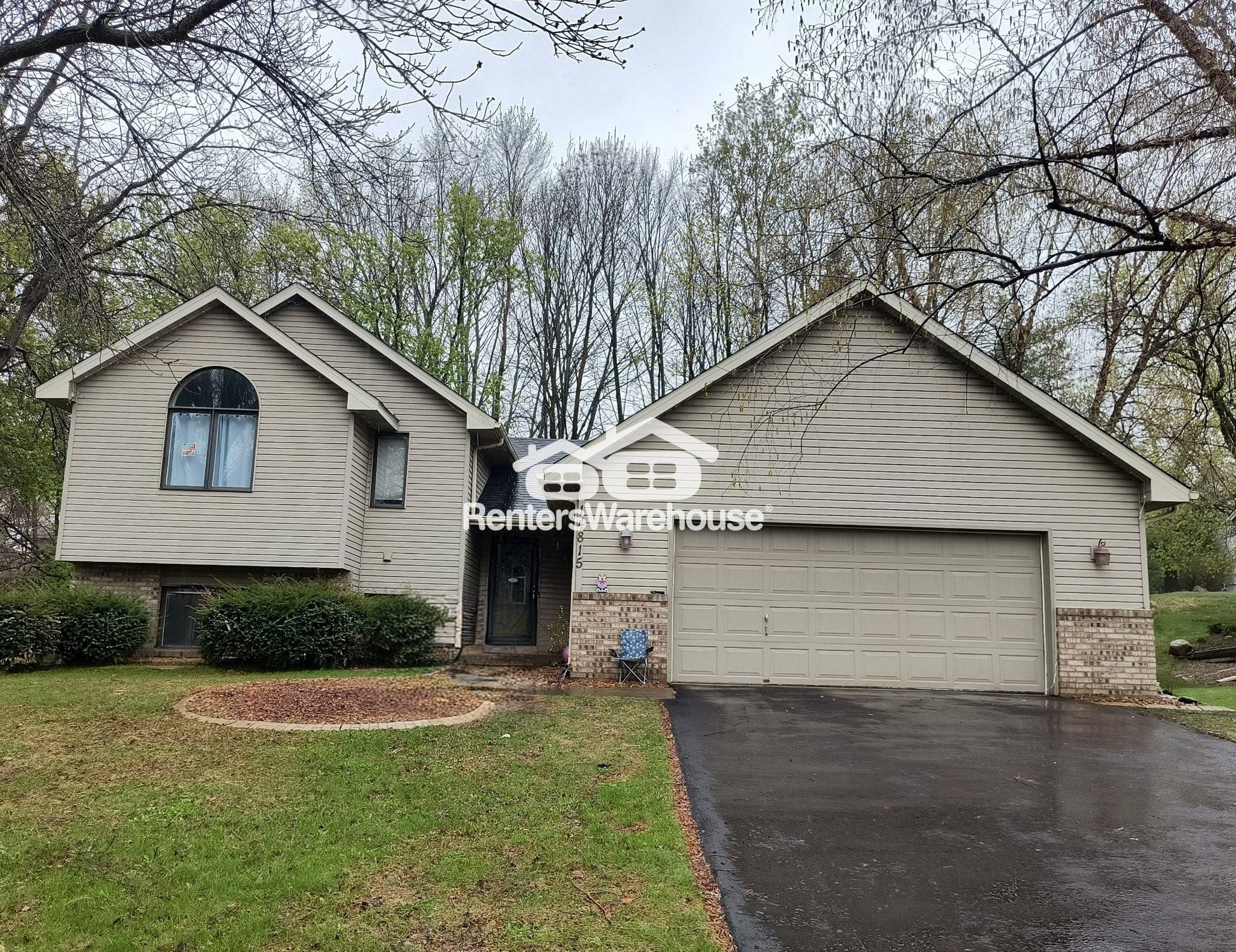Plymouth House: 14815 40th Ave N