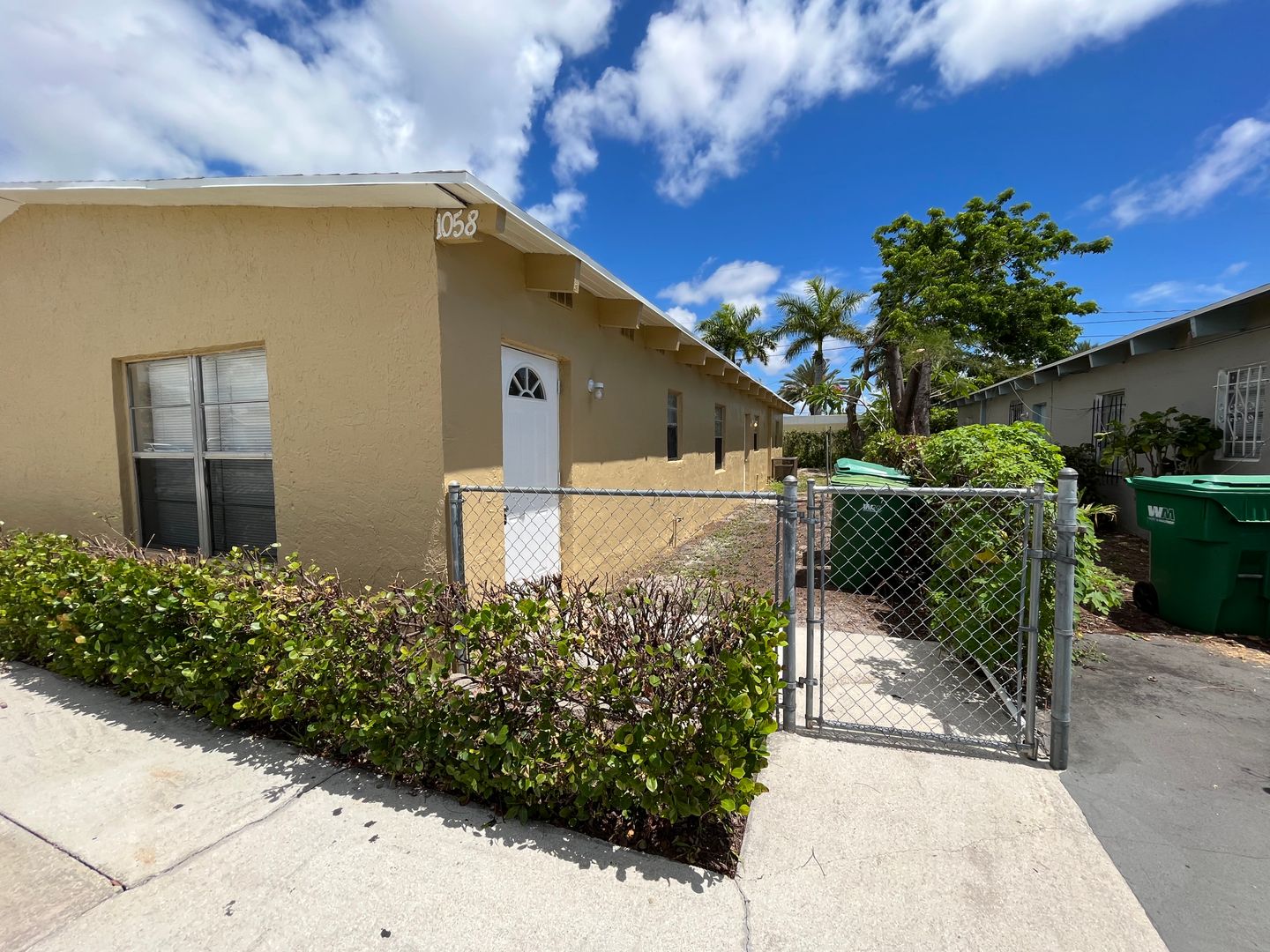 Riviera Beach Condo: 1058-1060 W. 7th St.