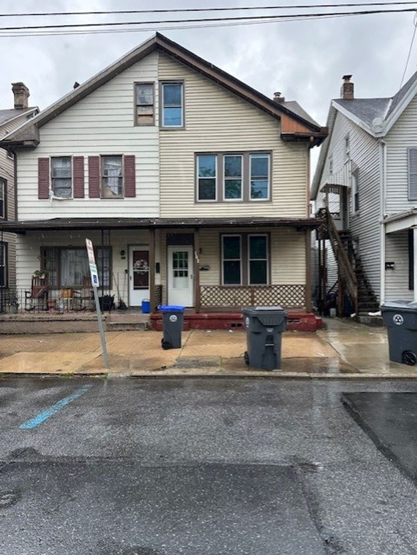 Steelton House: 162 S 2nd St.