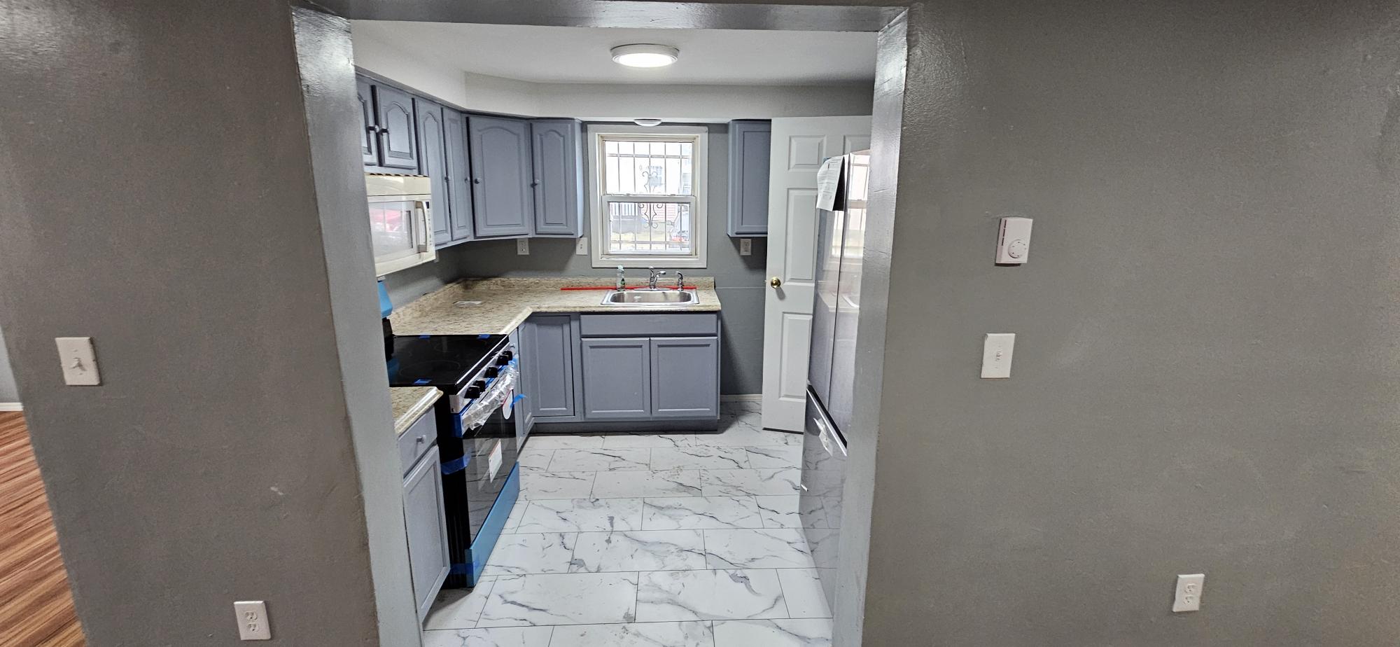 Newark Townhome: 12 N 11th St