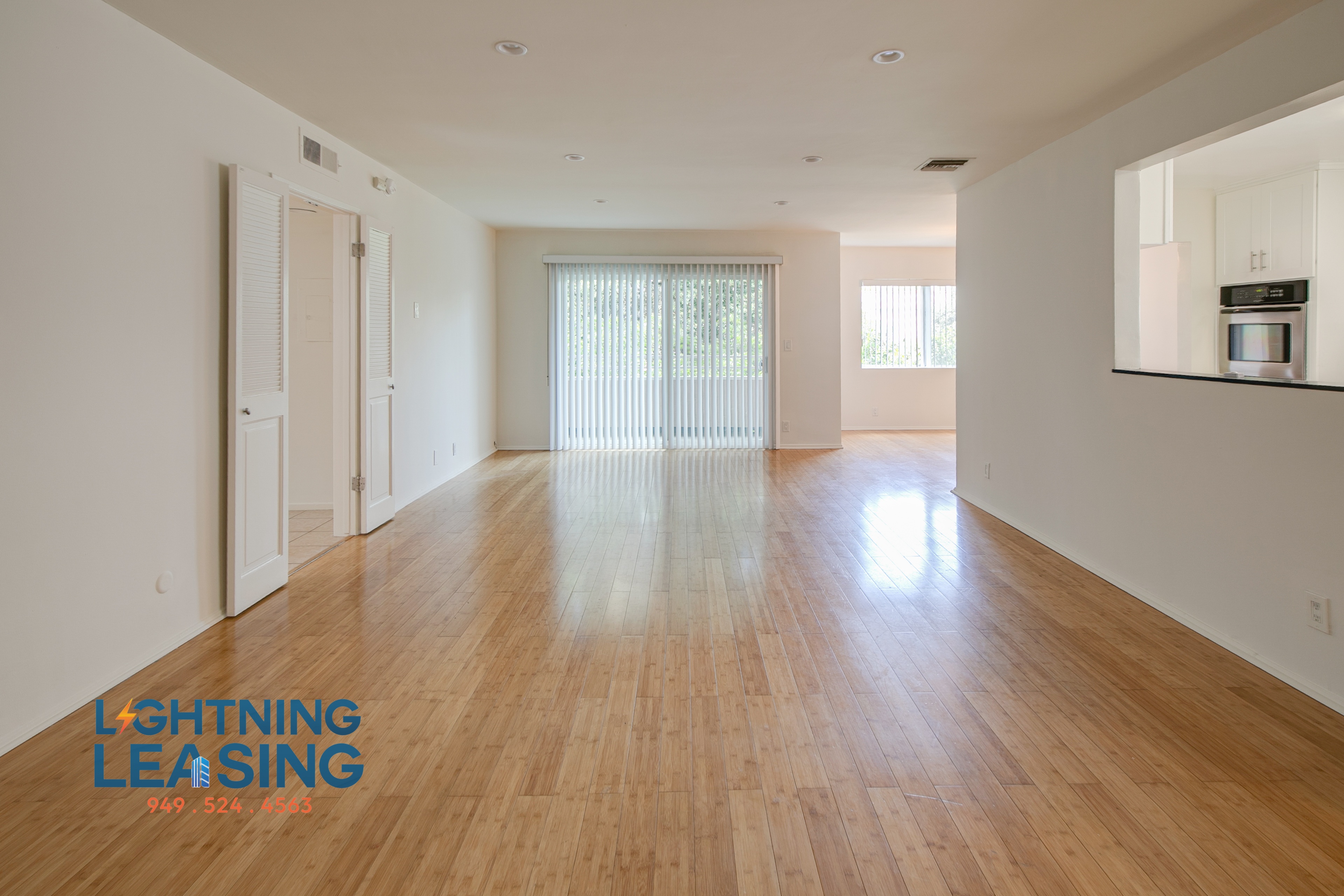 Beverly Hills Condo: 150 N Clark Dr