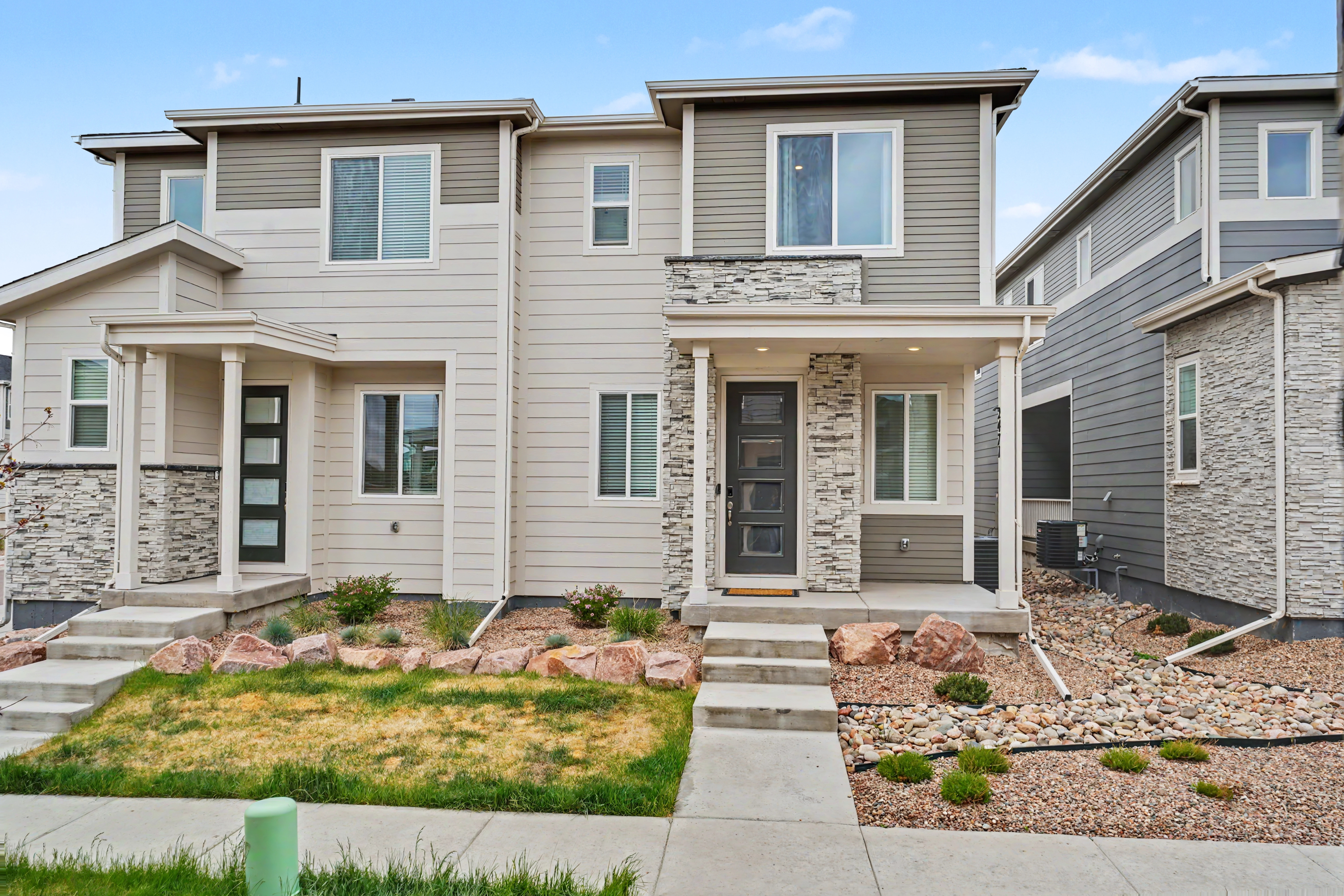 Colorado Springs Townhome: 2471 Vanhoutte View