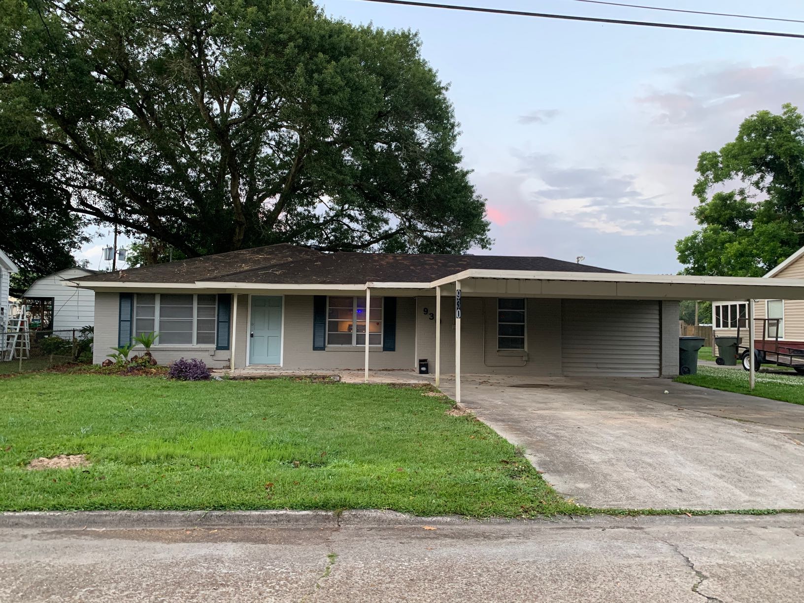 Lake Charles House: 930 Azalea Dr.