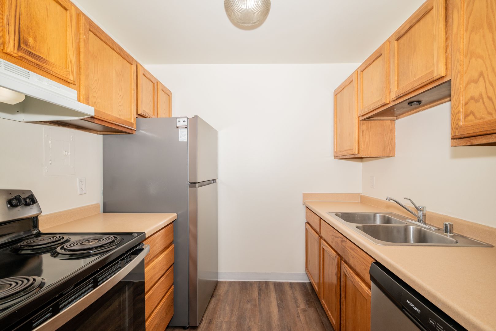 Sun Prairie Apartment: 242 Amber Trl