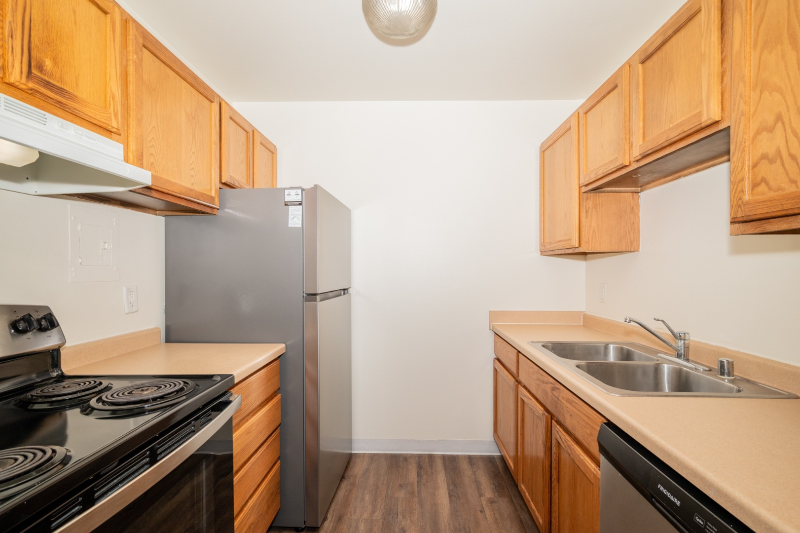 Sun Prairie Apartment: 242 Amber Trl
