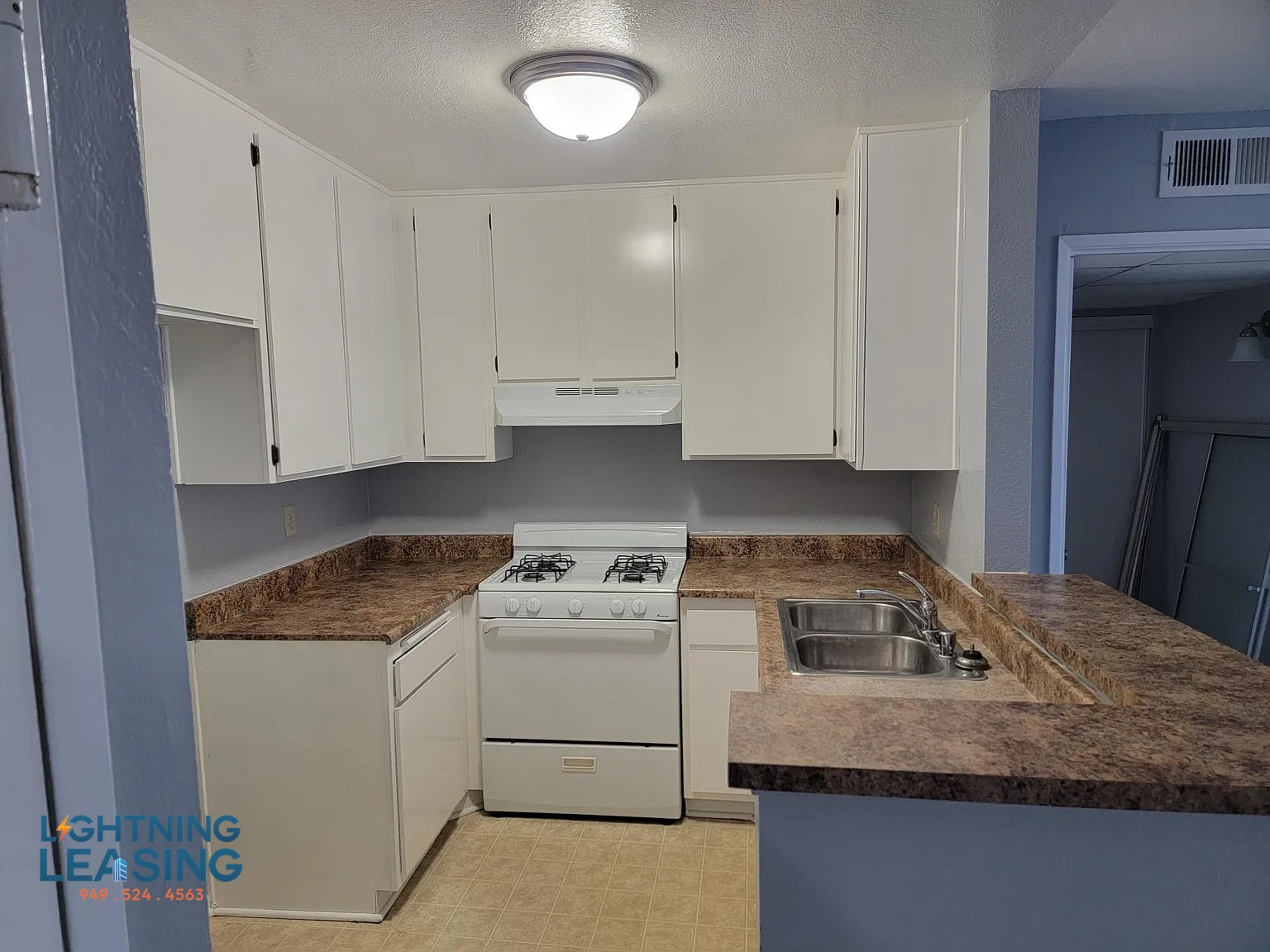 Canoga Park Condo: 8731 De Soto Ave