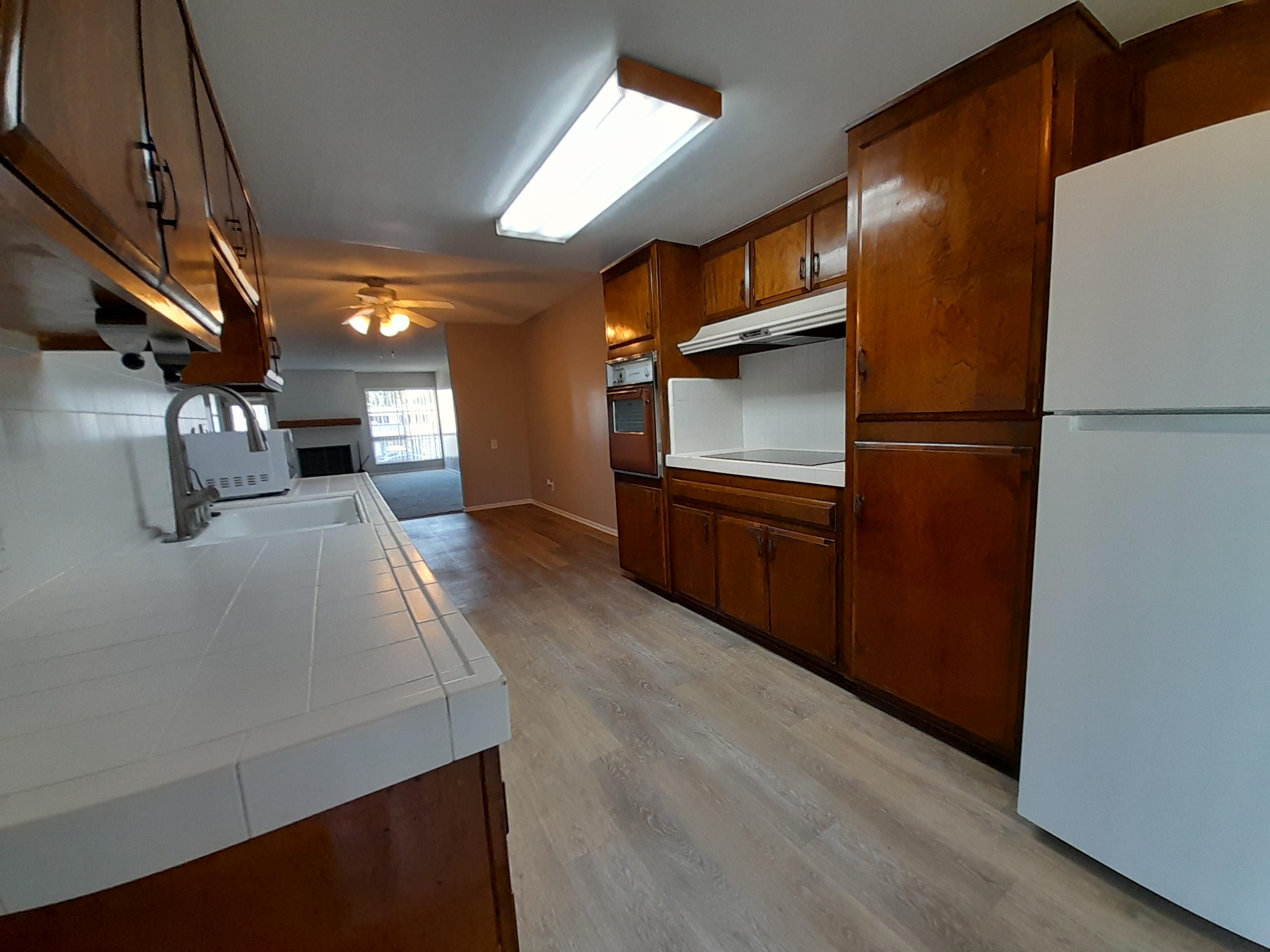 Tustin Apartment: 190 Centennial Way